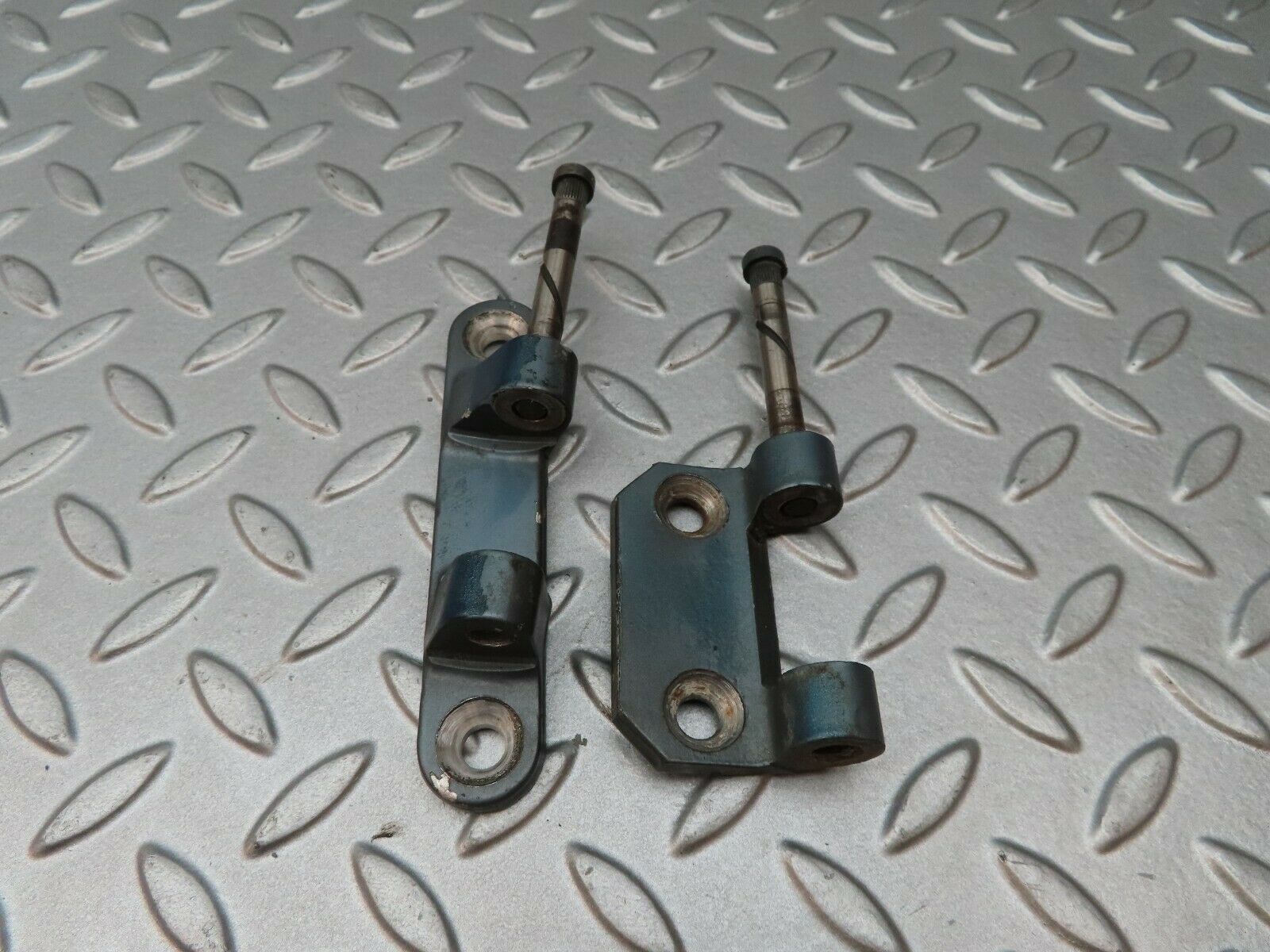 4106 Mercedes-Benz W108 280SE Door Hinges Front Left