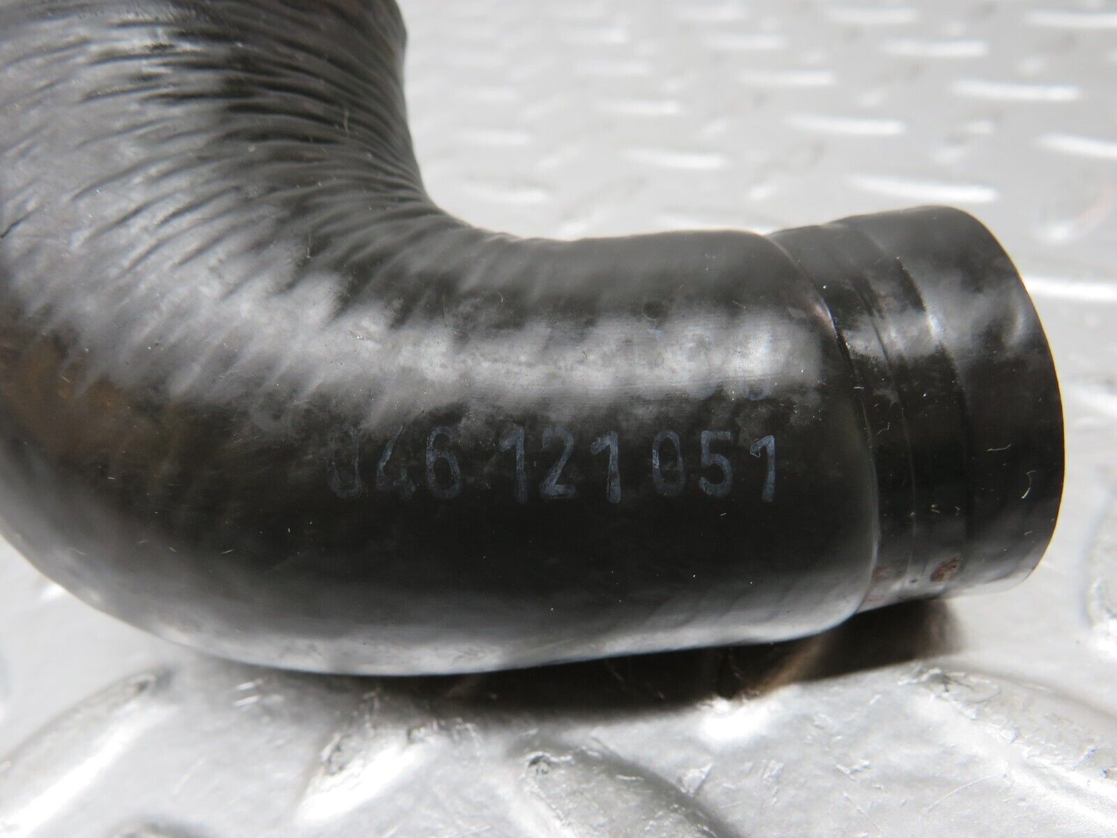 30132 Porsche 924 Radiator Hose 046121051