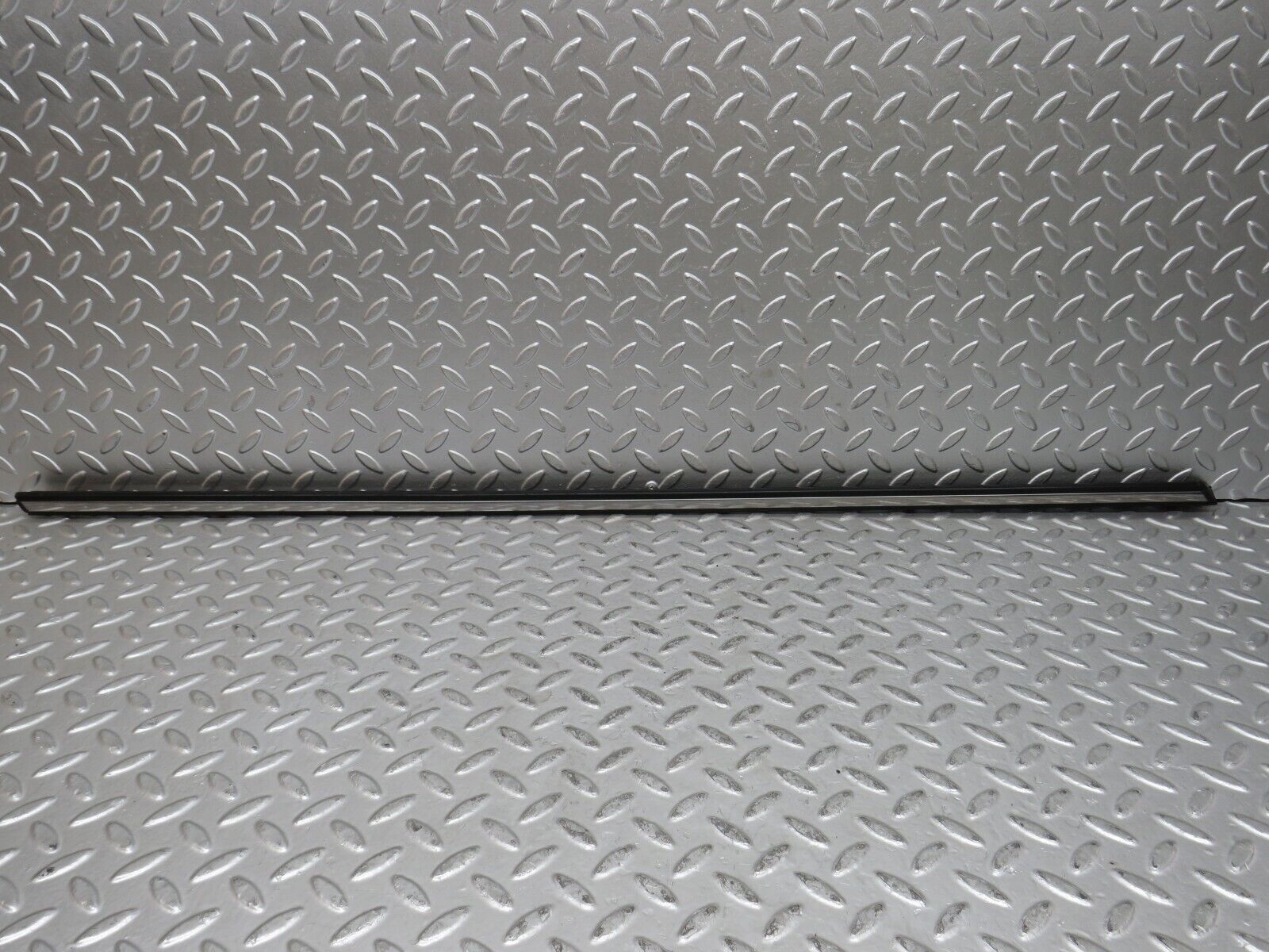 28238 Mercedes-Benz S123 240D Wagon Front Left Door Centre Moulding Trim