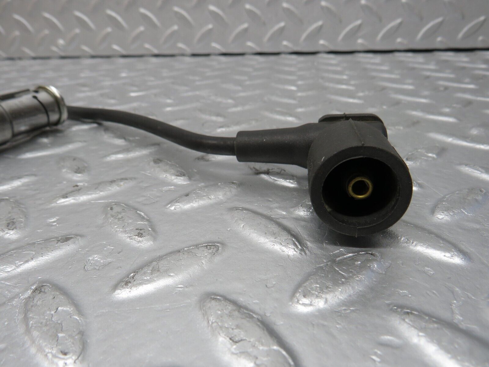 38099 Mercedes-Benz A124 320E Ignition Coil Lead 0300362105 0356250035 0001593442