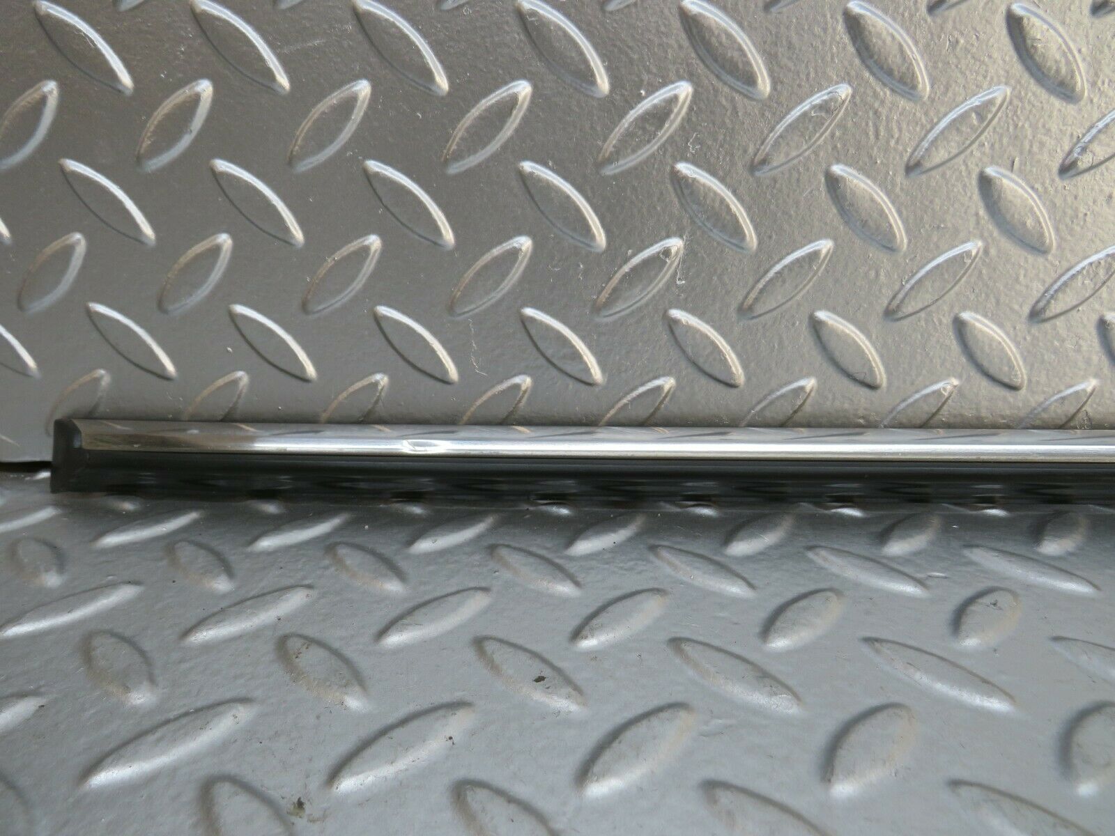 23643 Mercedes-Benz W114 280E Front Left Door Centre Moulding Trim