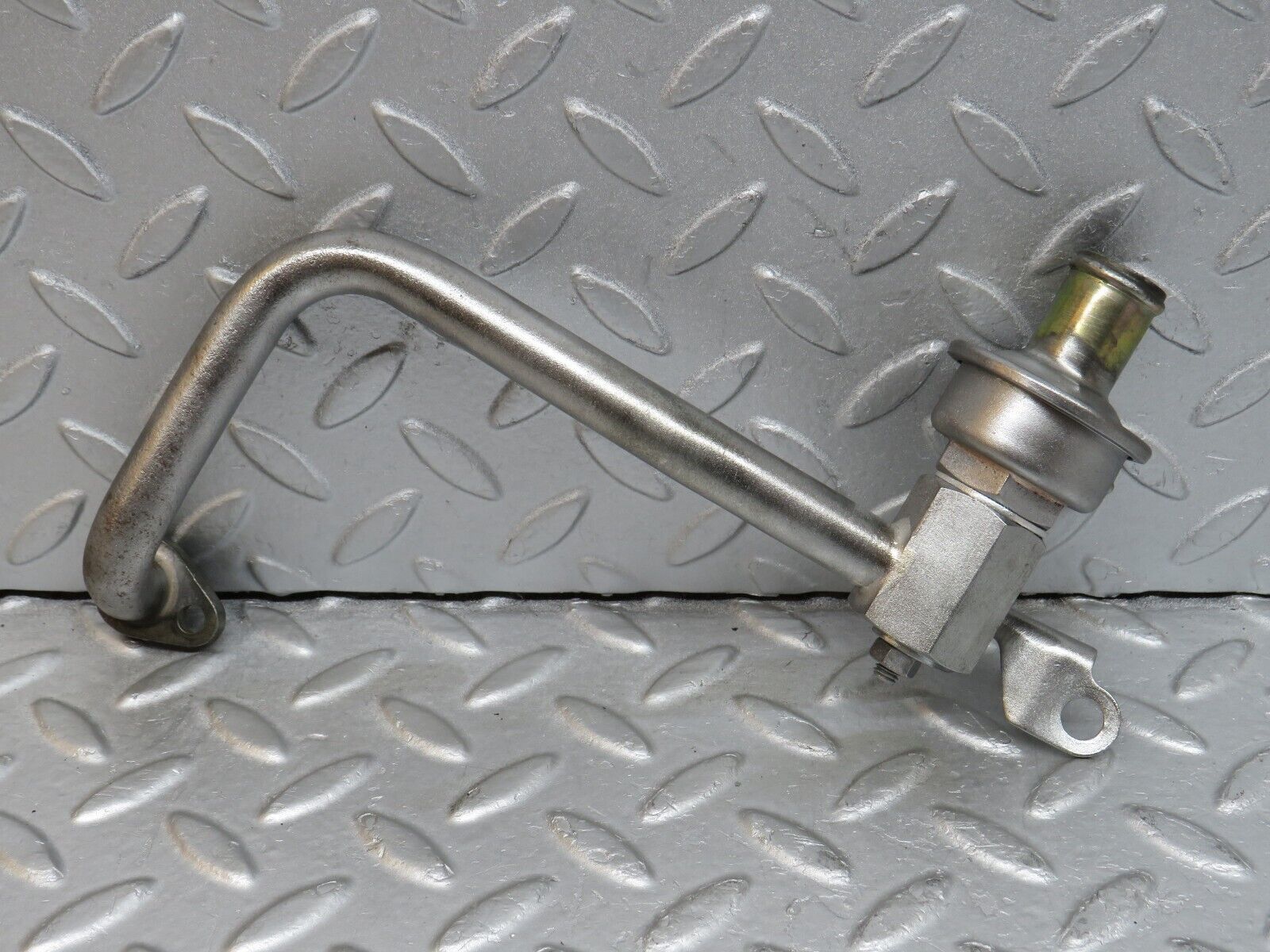 38116 Mercedes-Benz A124 320E Cabriolet EGR Valve Pipe 0001407860