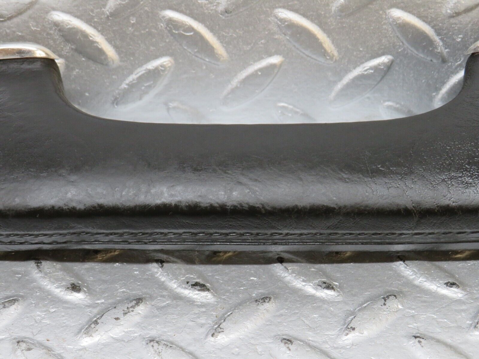 40553 Mercedes-Benz W123 300D Front Right Interior Door Handle Black 1239702001