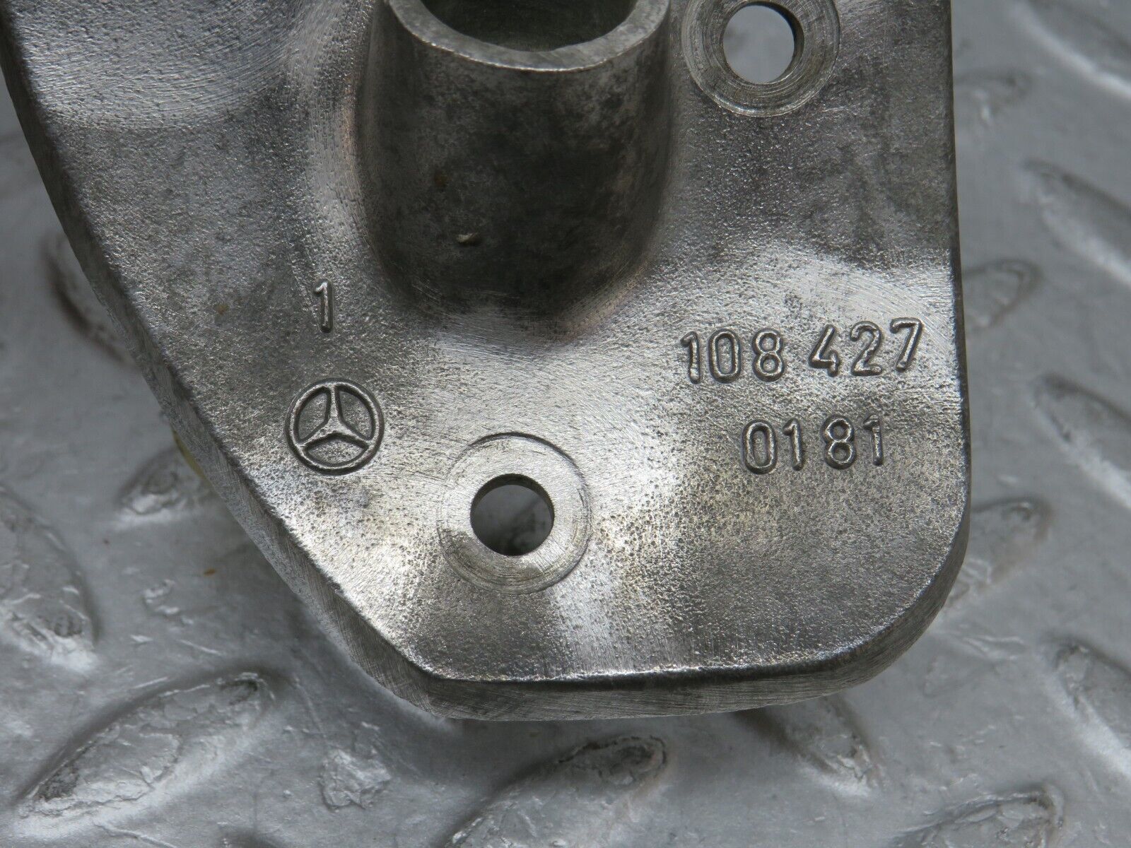 35822 Mercedes-Benz W108 Handbrake Cable Regulator 1084270181