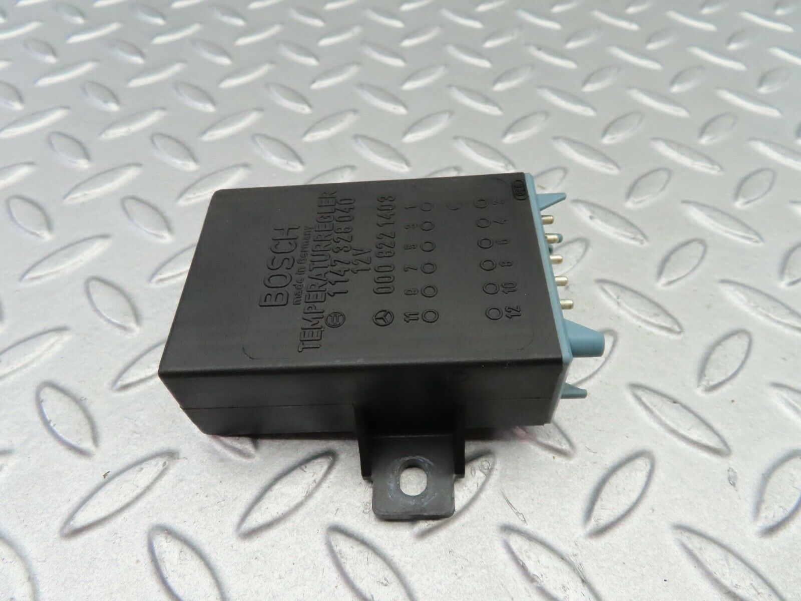 6192 Mercedes-Benz W126 380SE Heating Control Unit Bosch 0008221403