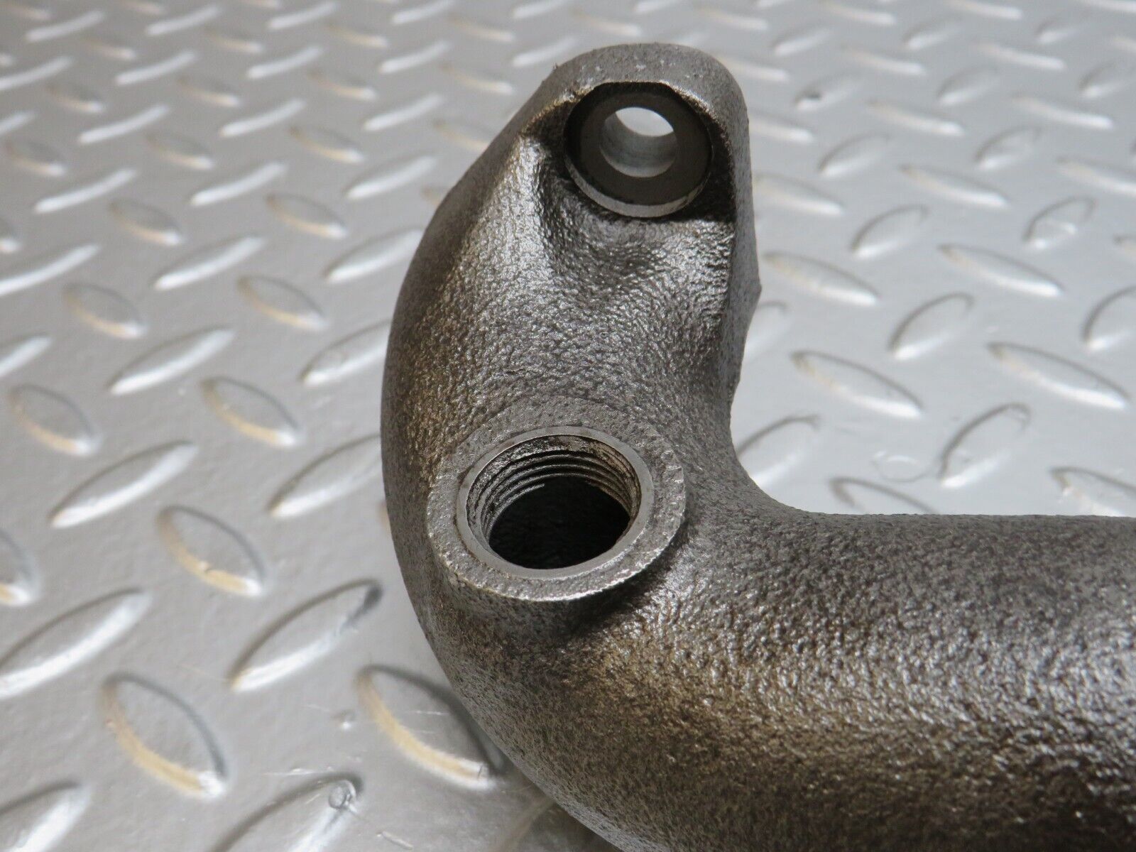 33125 Mercedes-Benz W126 380 V8 Exhaust Manifold Left 1161422302 1161422902