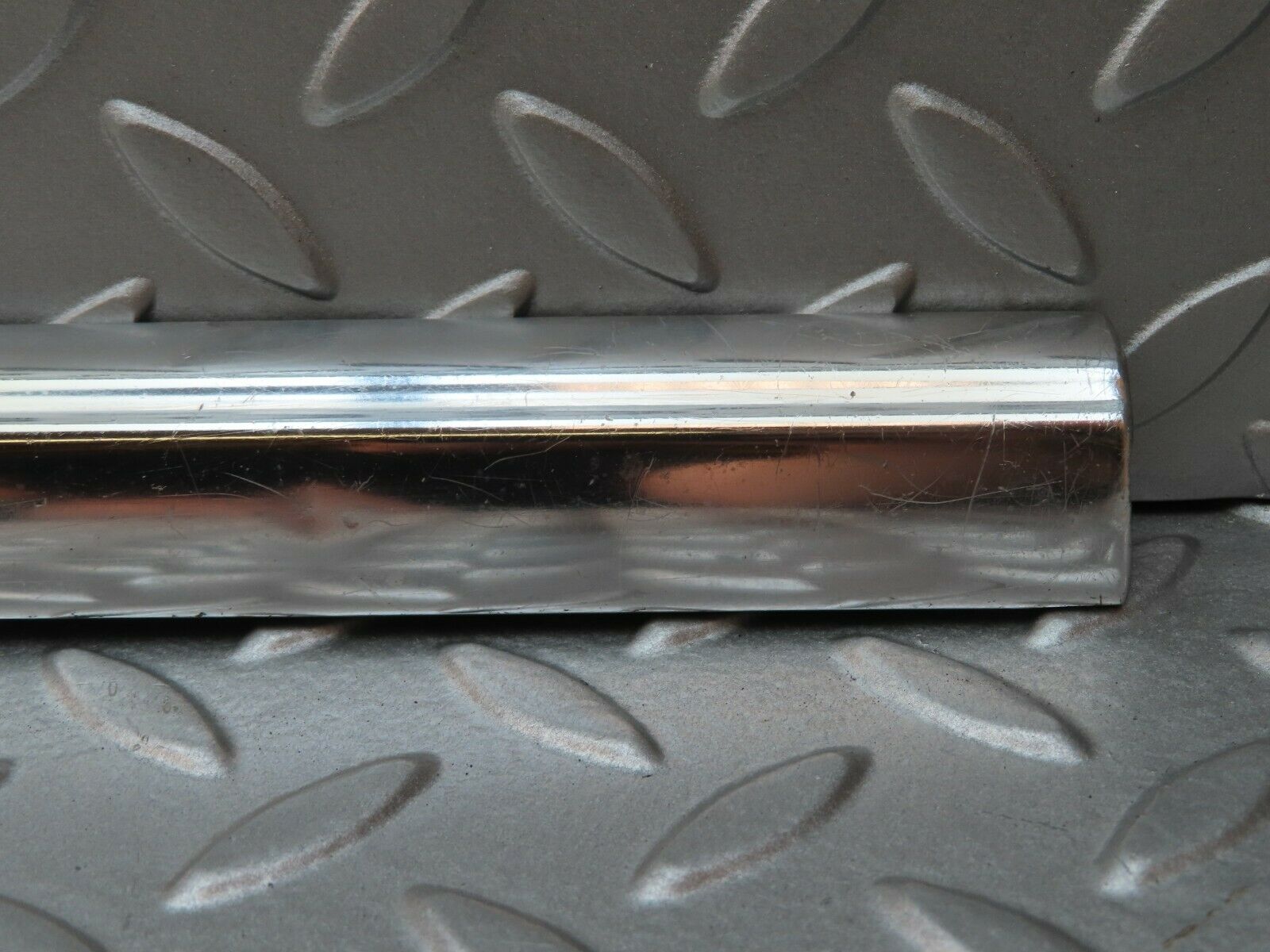 4691 Mercedes-Benz W114 280CE Coupe Right Door Chrome Moulding Trim