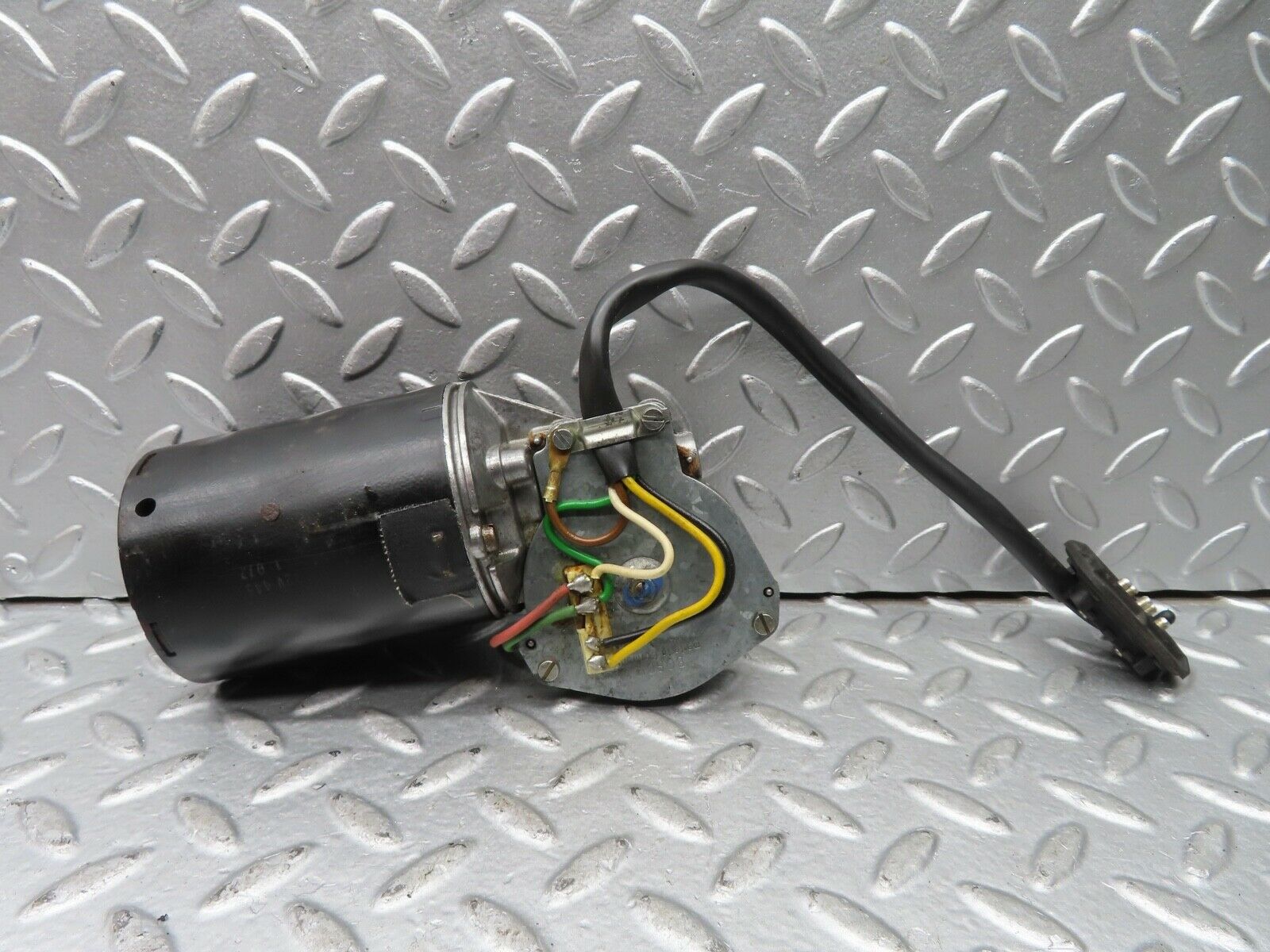 21310 Mercedes-Benz W123 230E Wiper Motor