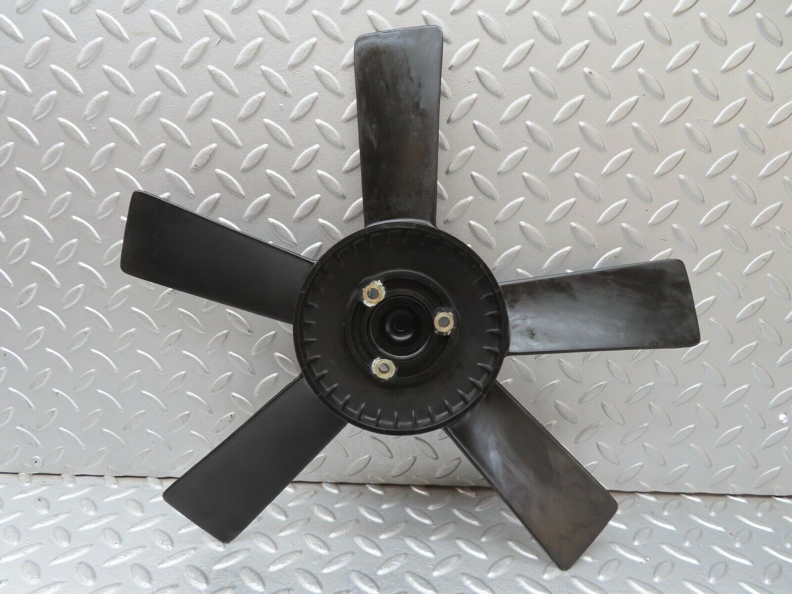 13573 Mercedes-Benz W123 200 Engine Cooling Fan 6162050506