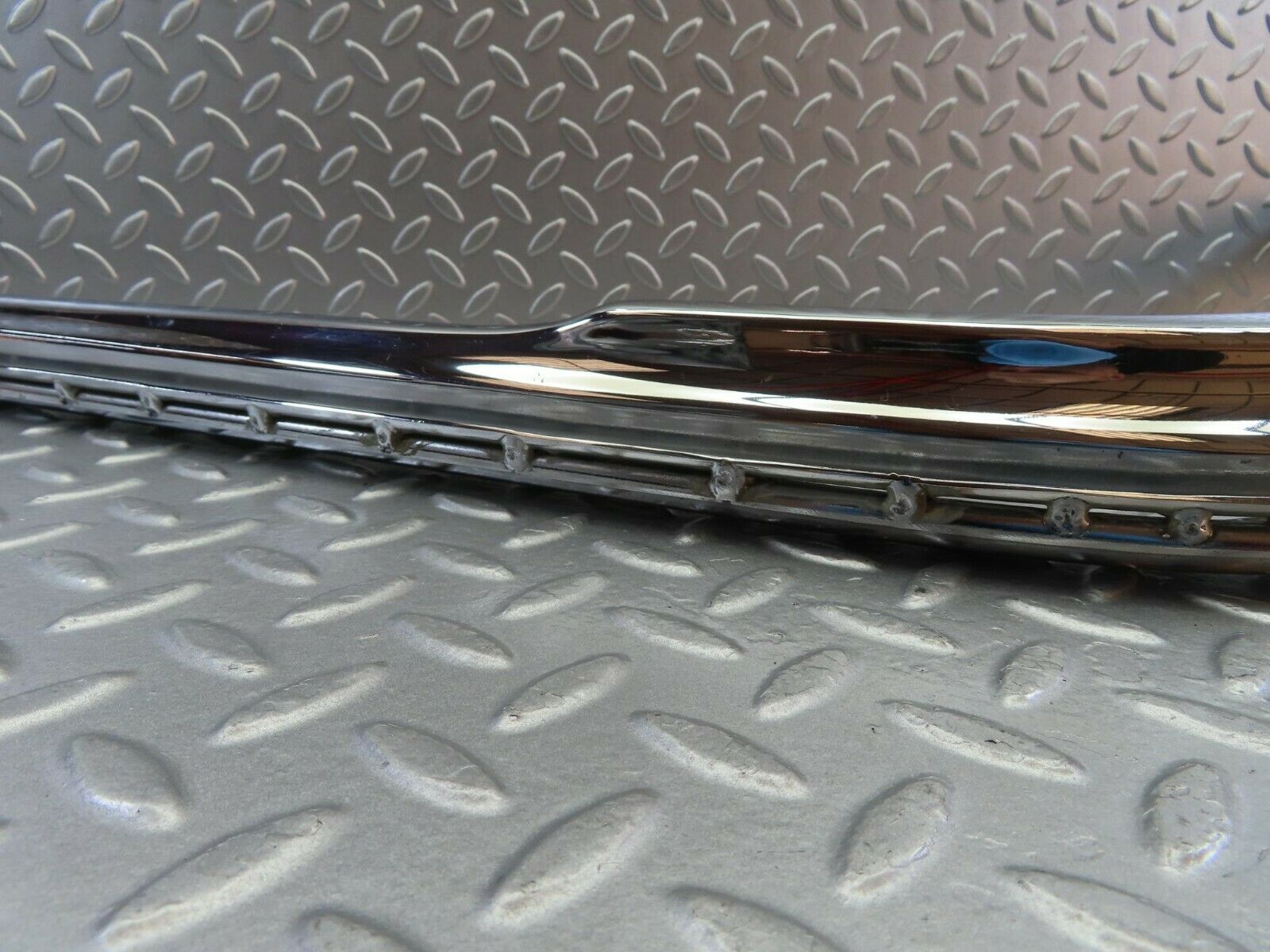 10606 Mercedes-Benz W116 Rear Left Upper Bumper Corner