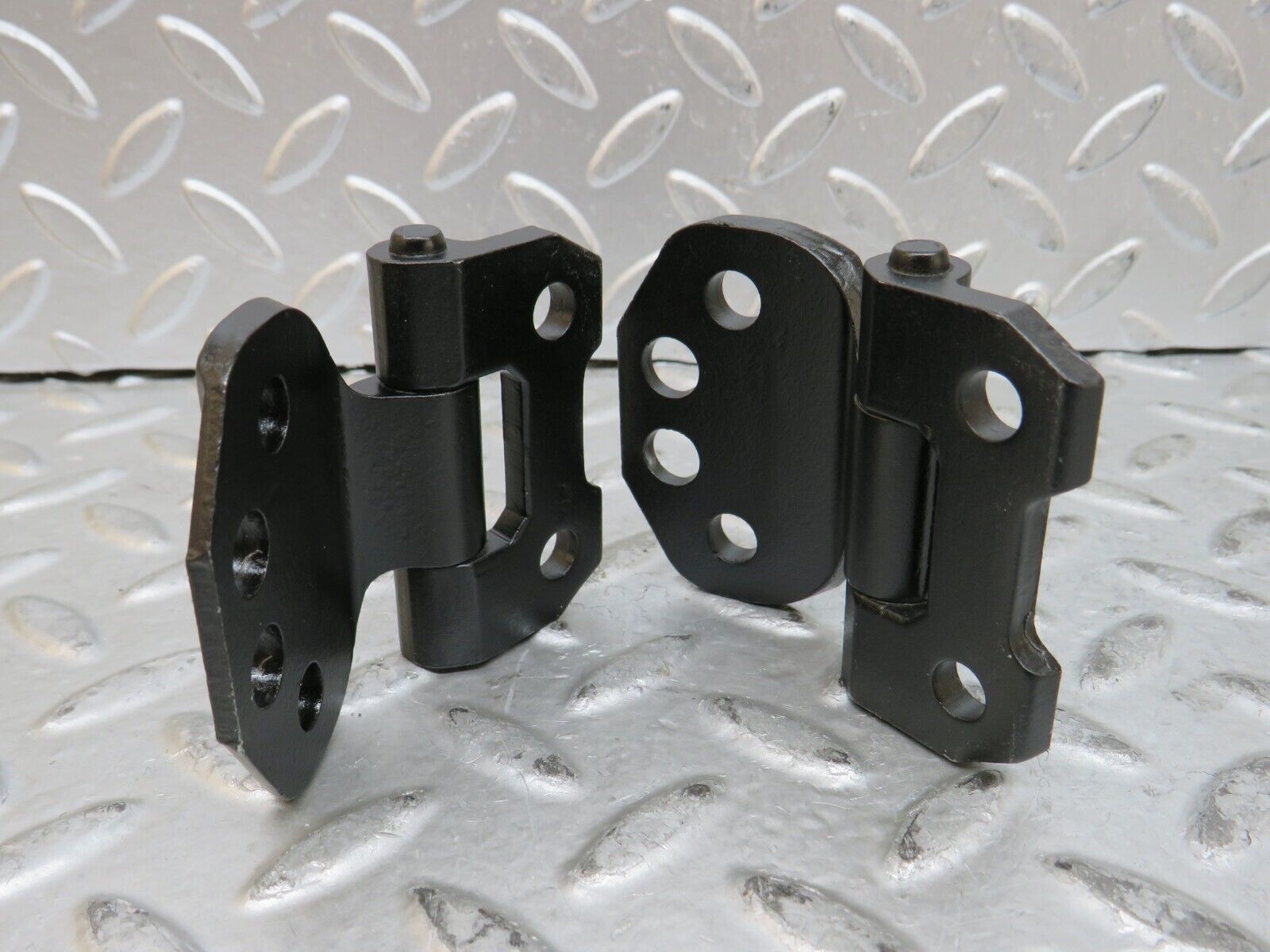 29131 Mercedes-Benz C124 320CE Coupe Right Door Hinge Pair