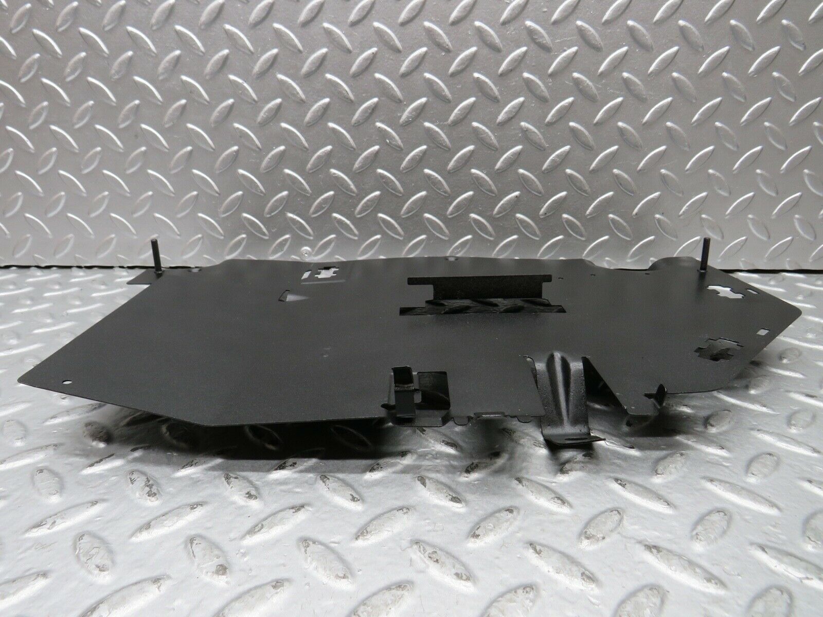 21785 Mercedes-Benz W126 300SE Left Footwell Relay Holder Bracket