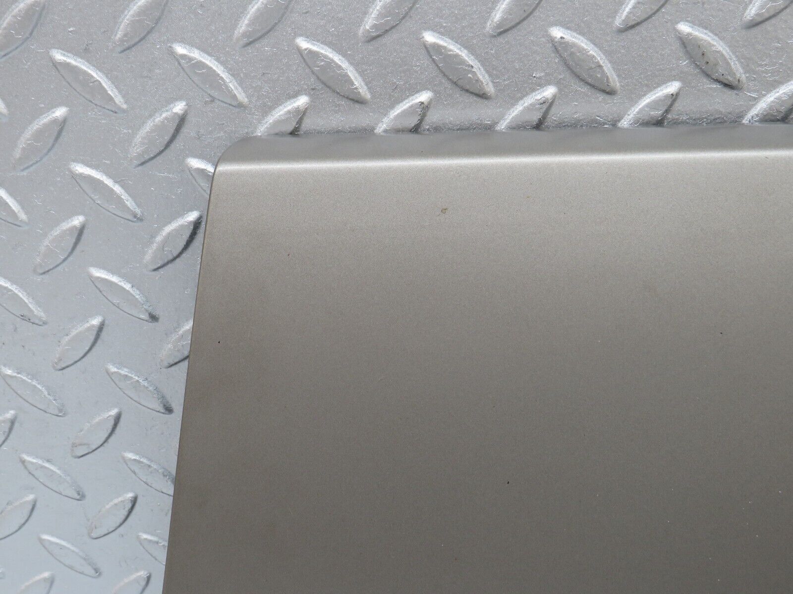 36451 Mercedes-Benz W201 190E 2.0L Front Right Fender Wing Moulding Trim 2016905440