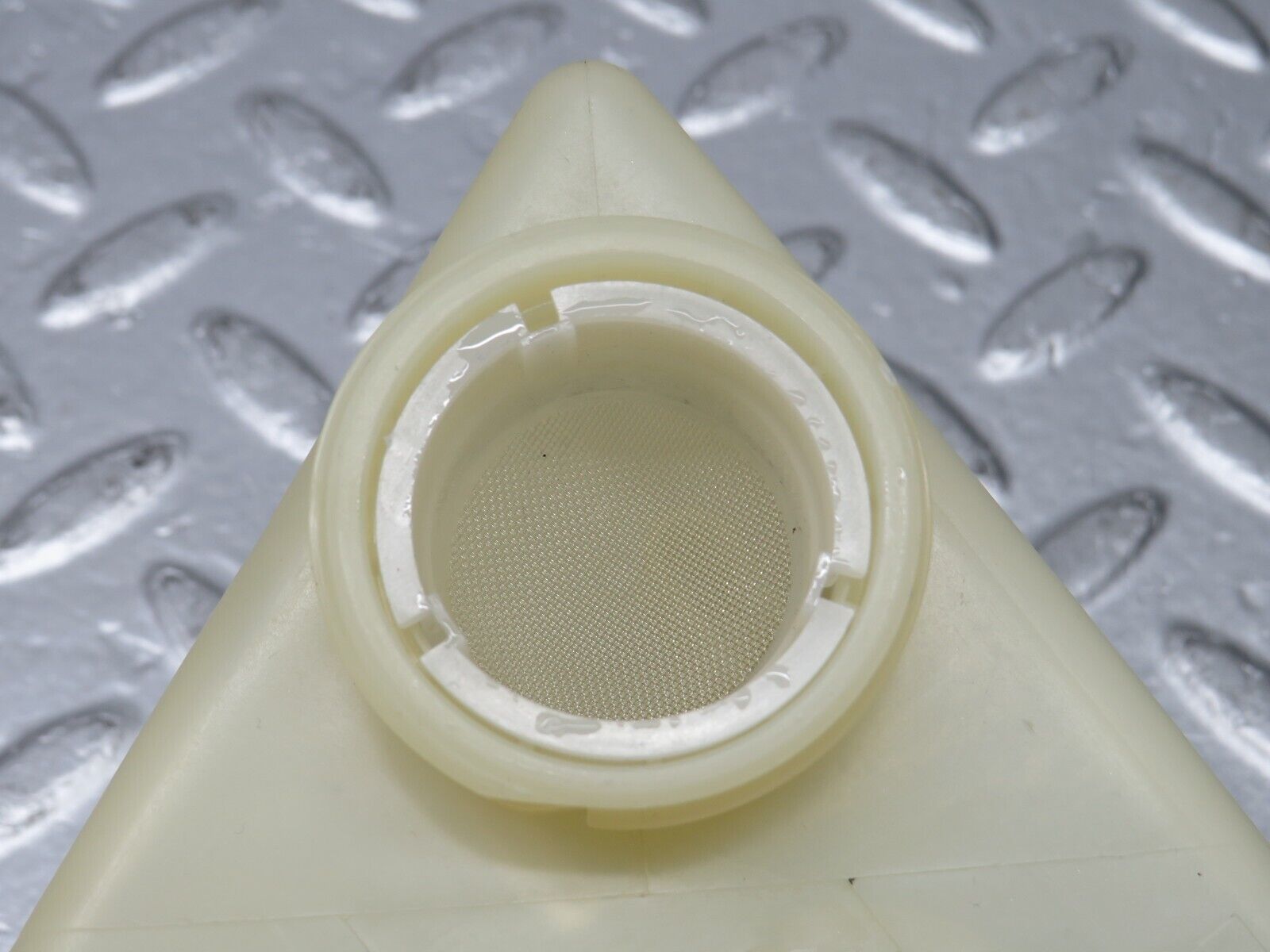 39415 Mercedes-Benz R129 320SL Coupe Brake Fluid Reservoir Tank 2024300002