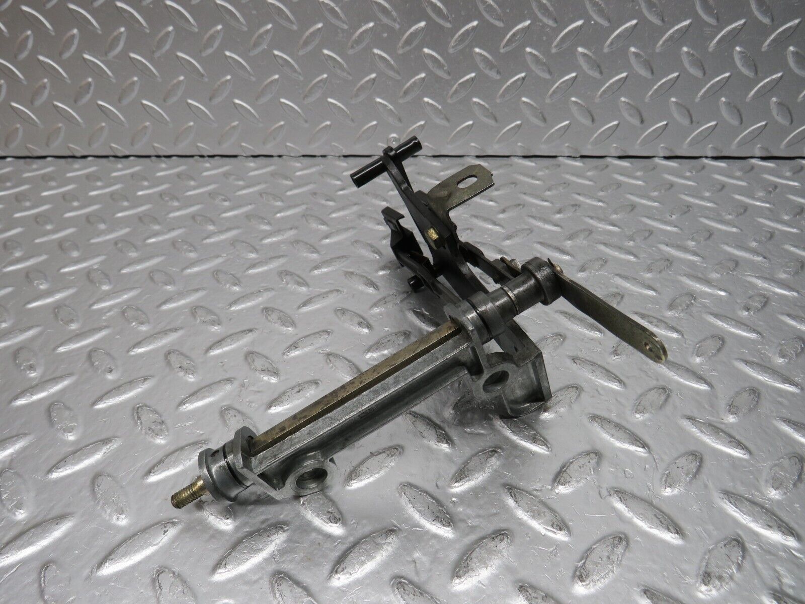 32276 Mercedes-Benz C107 350SLC Coupe Coupe Heater Control Mechanism