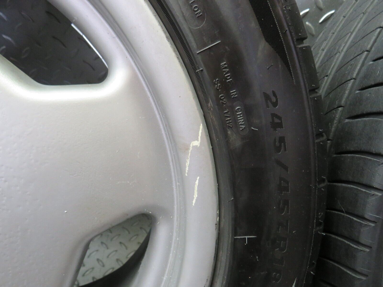 38022 Mercedes-Benz C126 Alloy Wheel Set 8Jx18 H2 ET37