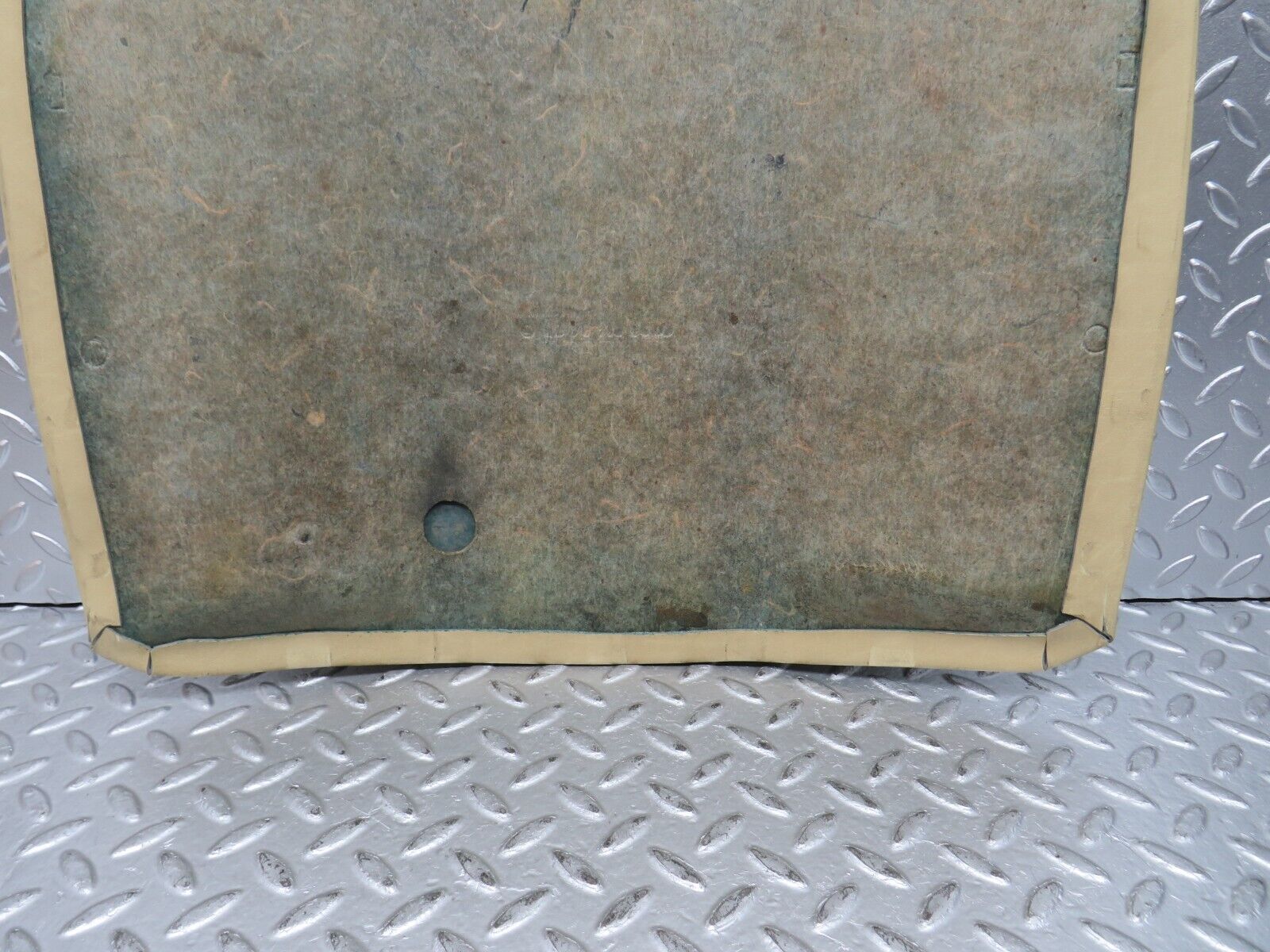 29792 Mercedes-Benz W123 230E Front Seat Rear Cover Beige