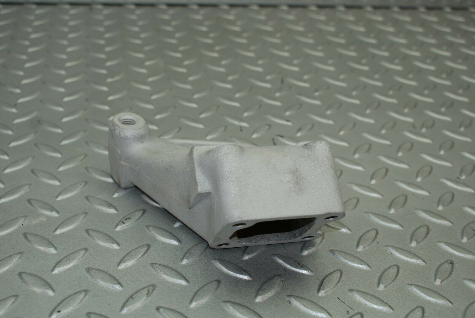 2563 Mercedes-Benz W116 350SE Engine Mount Bracket 1162232904