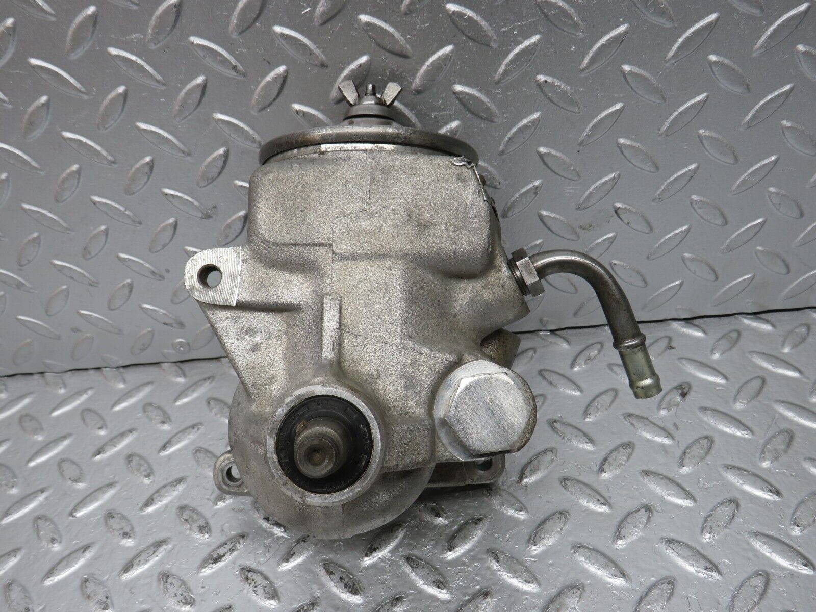 32886 Mercedes-Benz W123 300D Power Steering Pump 1164602480 7672900424