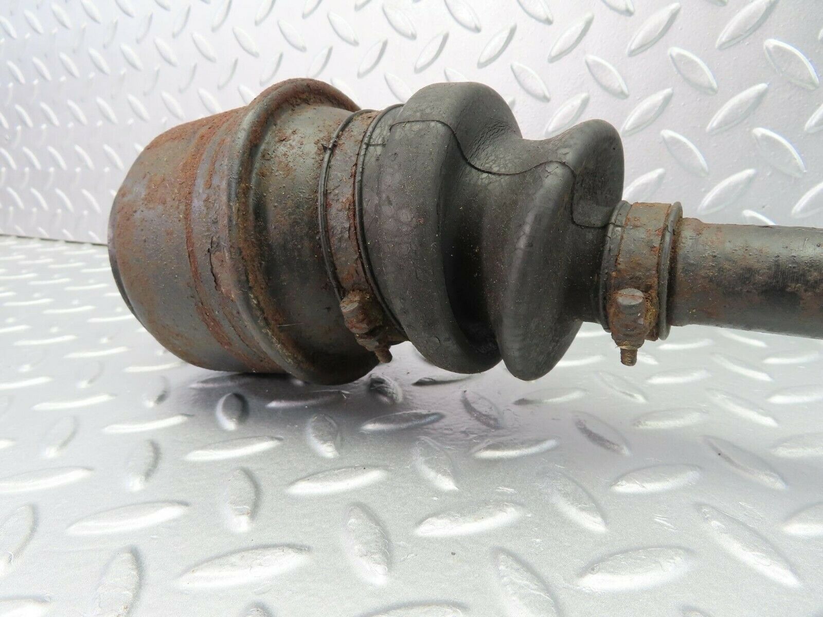 9785 Mercedes-Benz W115 220D Axle Shaft Drive Shaft