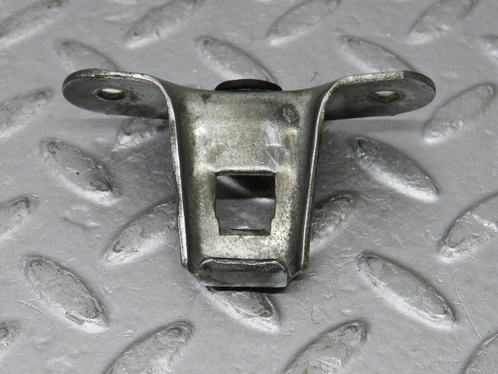 36073 Mercedes-Benz W126 420SE Trunk Lock Latch 1267580050