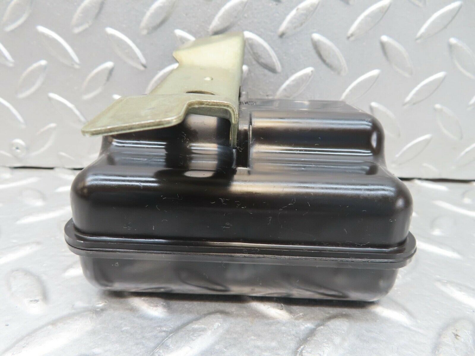 15083 Mercedes-Benz W140 S320 Air Vacuum Expansion Tank 1298050019