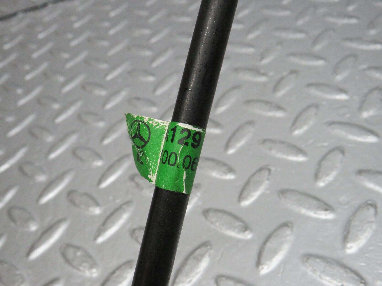 39800 Mercedes-Benz R129 320SL Coupe A/C Refrigerant Hose Pipe 1298302915