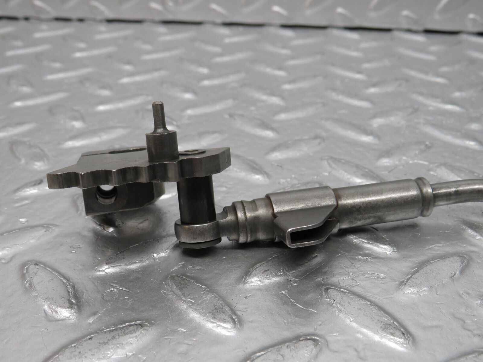 30954 Mercedes-Benz W124 230E A. Gearbox Parking Gear Linkage 722.408 12627800