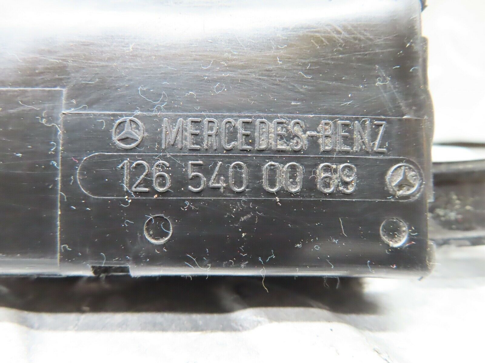 21565 Mercedes-Benz W126 300SE Cable Wire Distributor Connector 1265400069