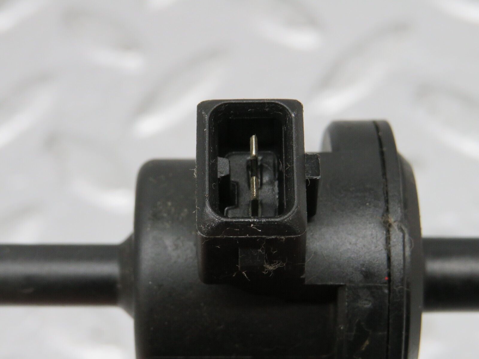 33313 Mercedes-Benz W202 C180 Fuel Purge Valve 2024700093