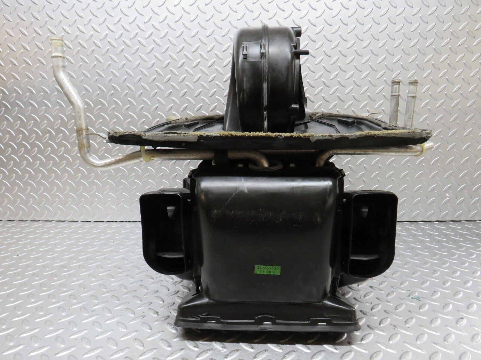 26628 Mercedes-Benz C124 220CE Coupe Heater Box Blower Housing Behr 1248307060