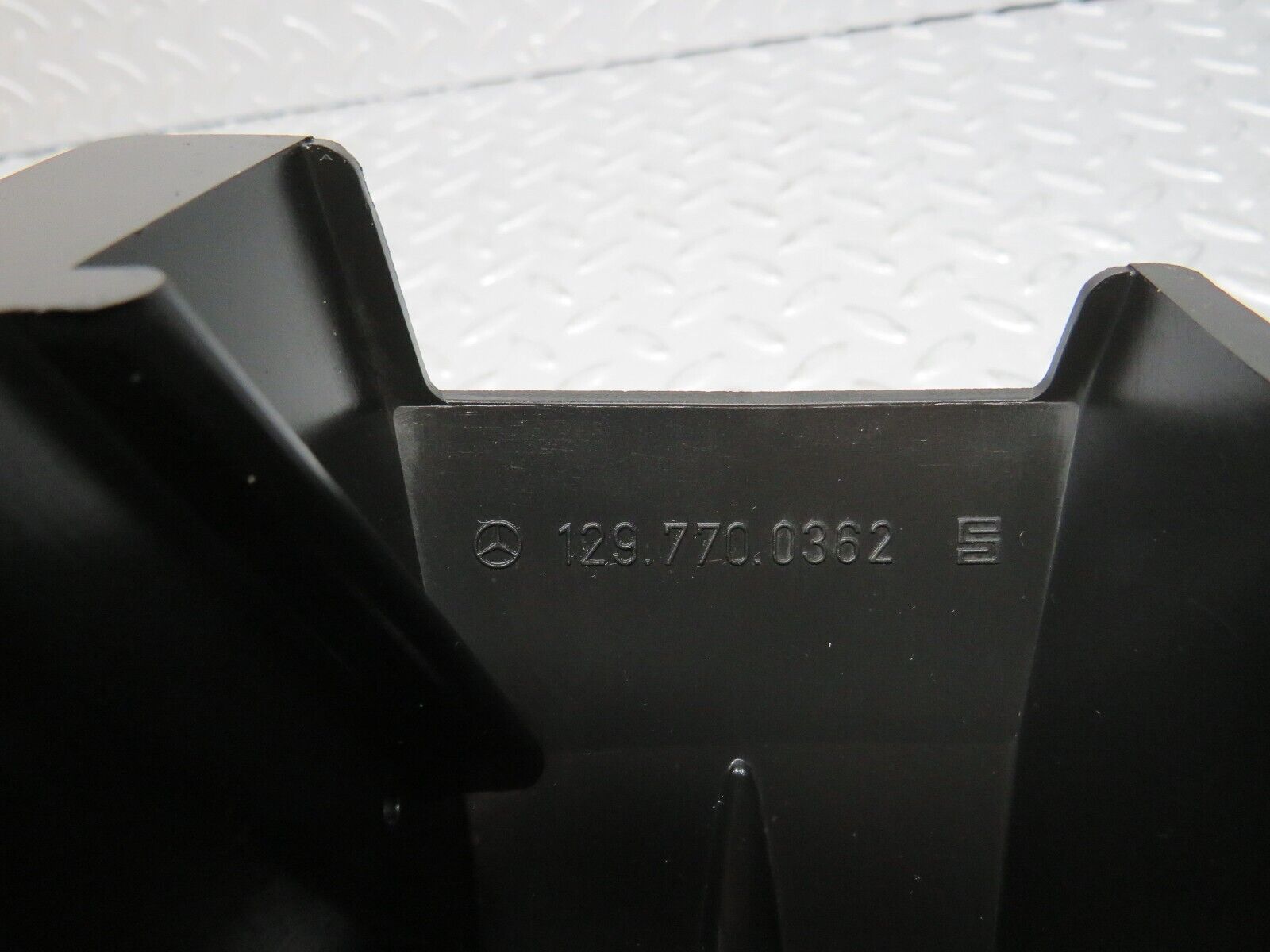 38404 Mercedes-Benz R129 280SL Coupe Roof Folding Lift Cylinder Cover Left 1297700362