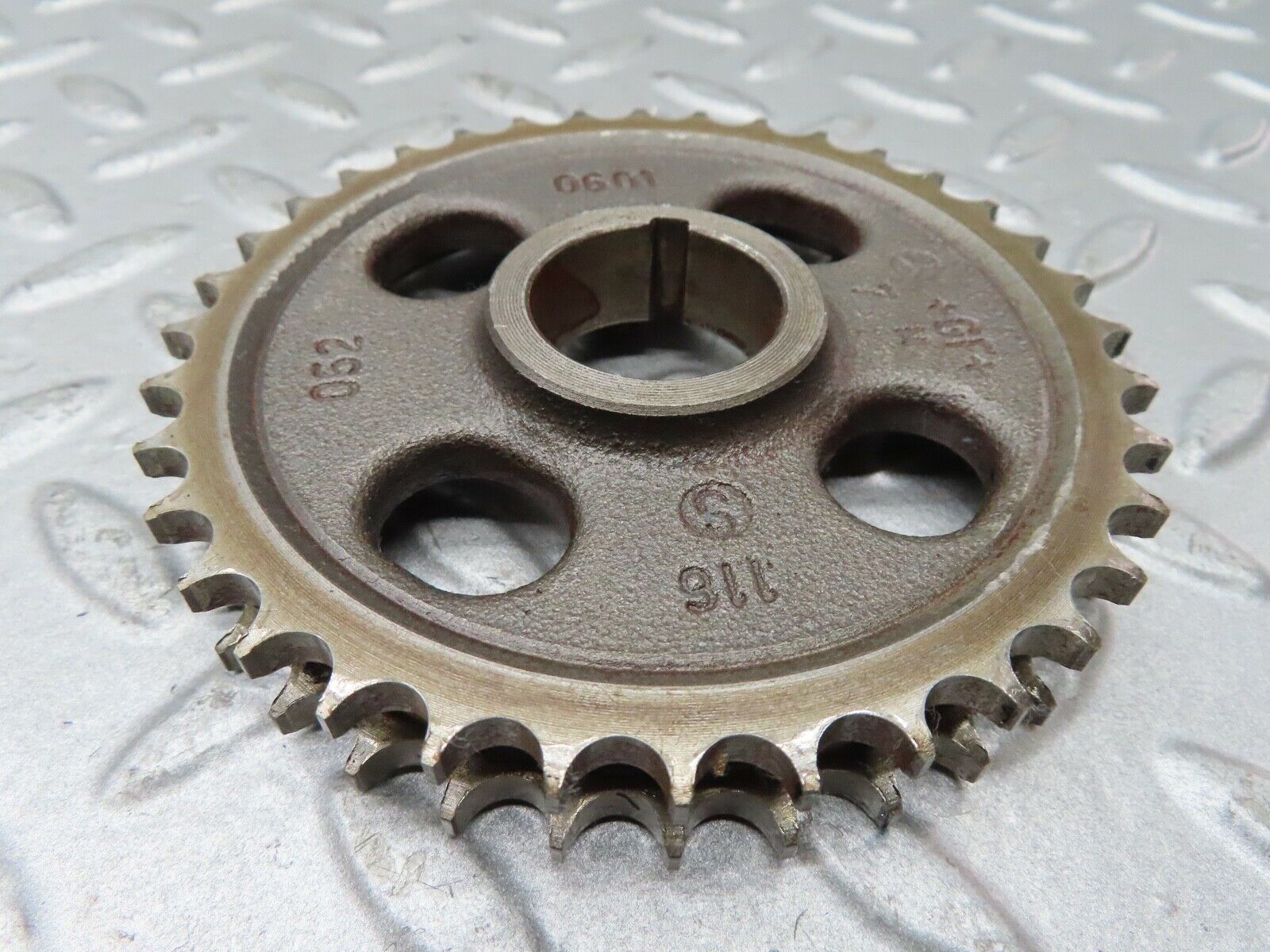 17719 Mercedes-Benz W116 450SEL Camshaft Timing Gear Sprocket 1160520601