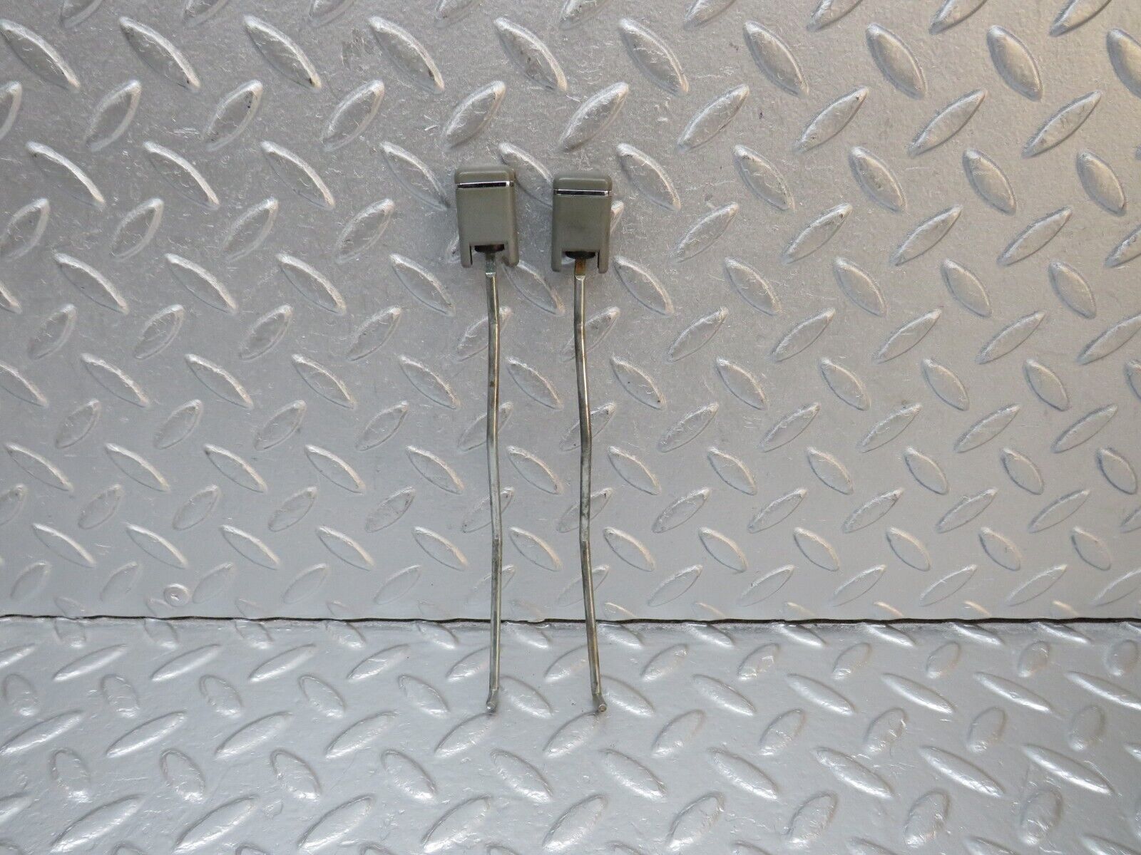 39752 Mercedes-Benz R129 320SL Coupe Door Lock Knob Pair