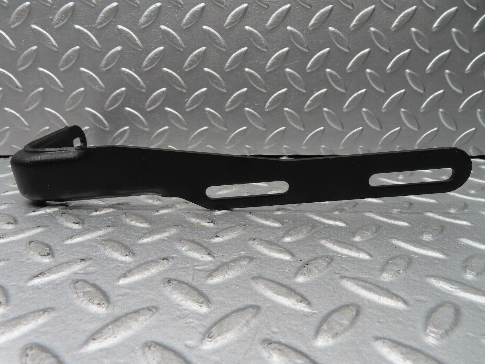 20378 Mercedes-Benz W114 280CE Coupe Exhaust Bracket