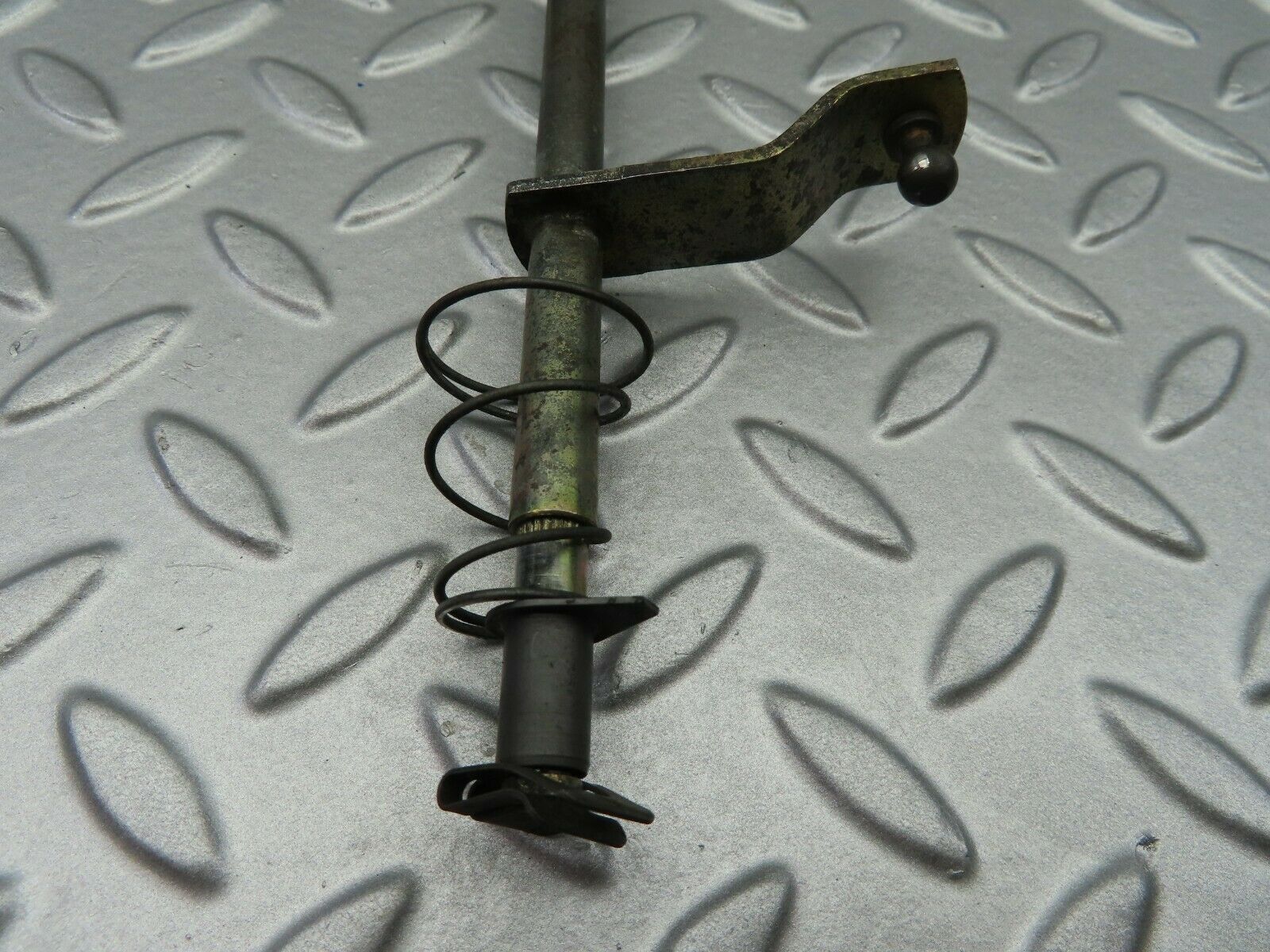 6402 Mercedes-Benz W126 380SE Throttle Linkage