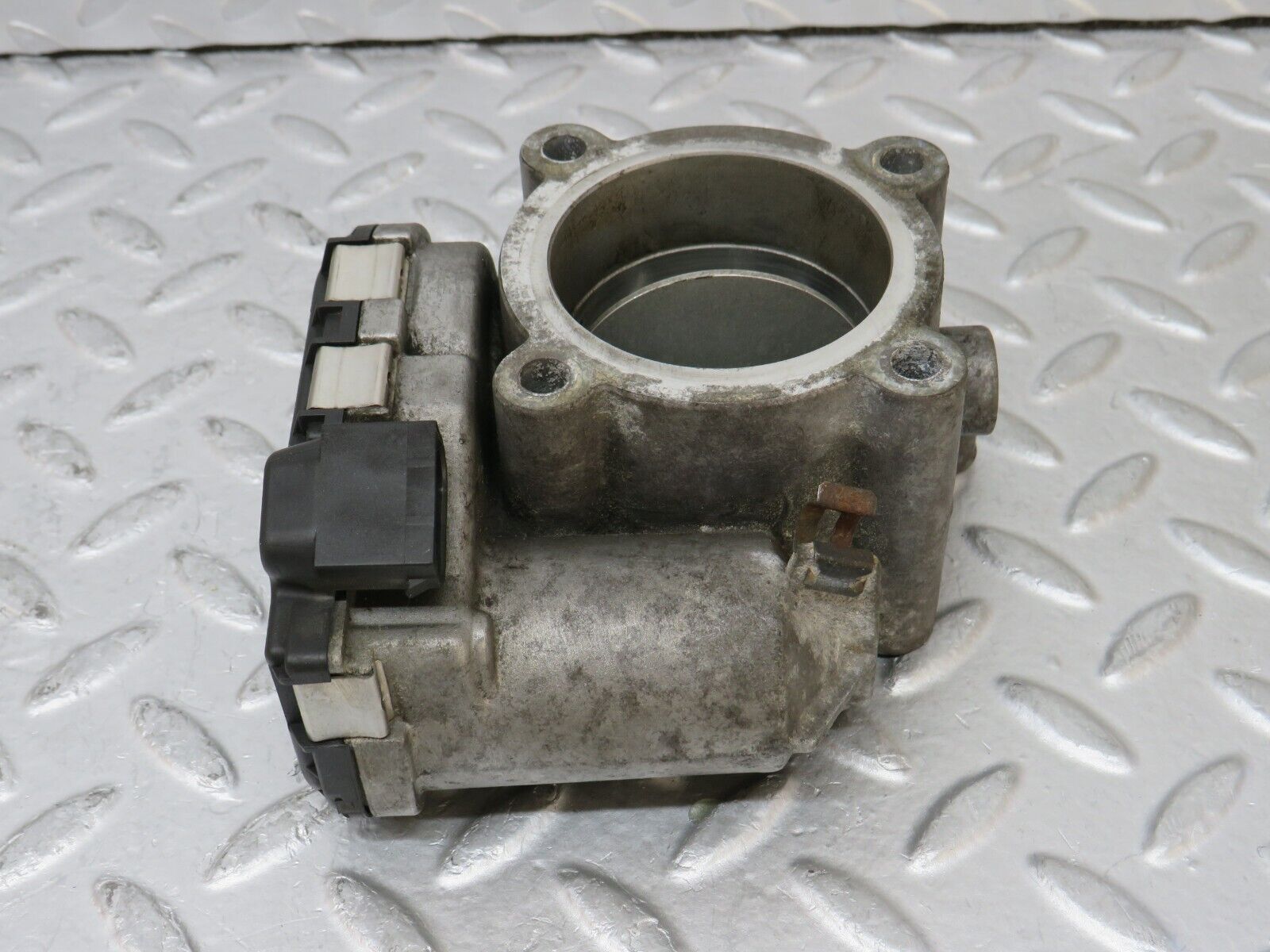 35191 Mercedes-Benz W221 Throttle Body Valve Bosch 6420900070 0281002678