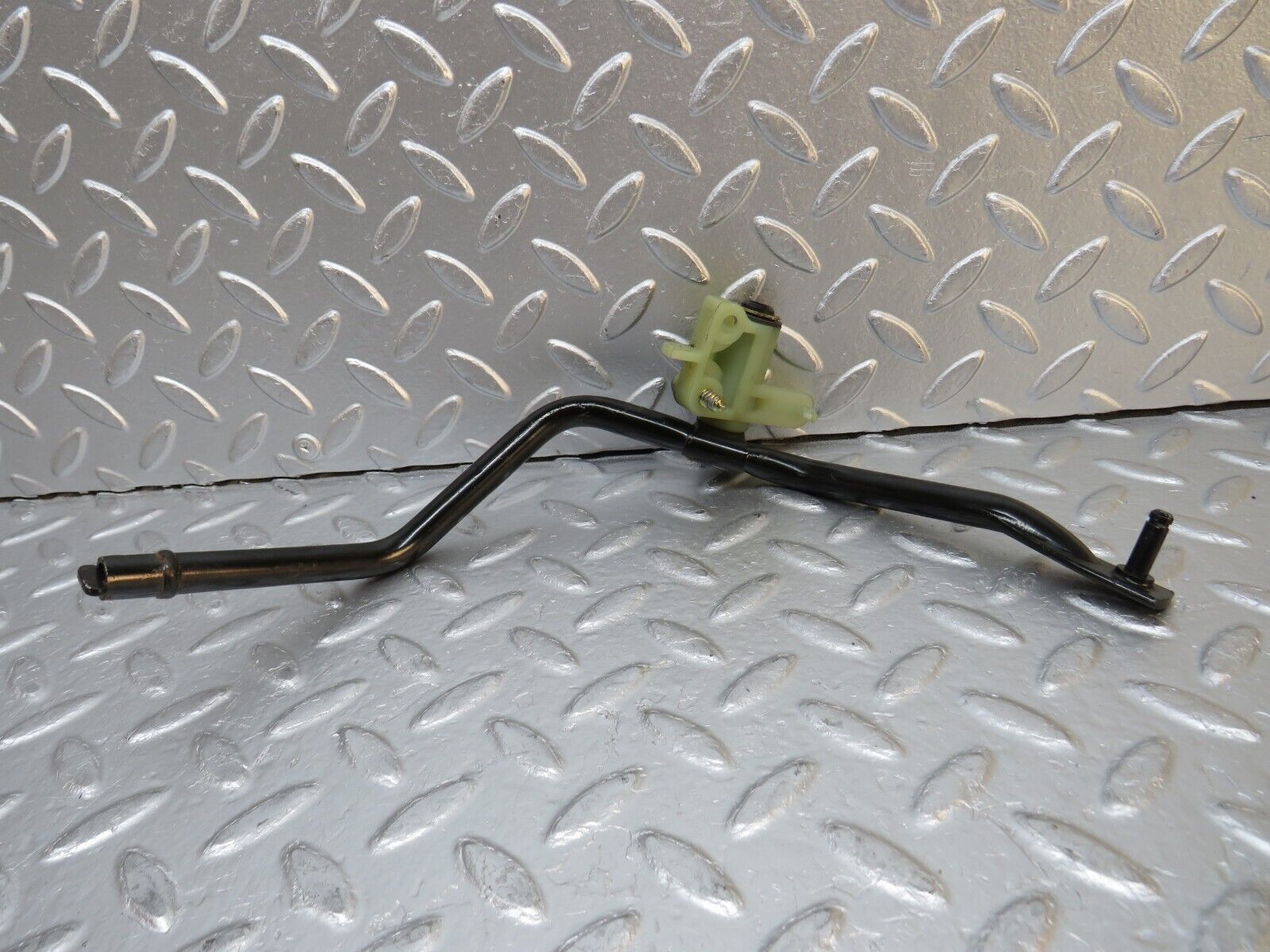 30637 Mercedes-Benz W201 190E 2.0L Accelerator Pedal Linkage 2013010118