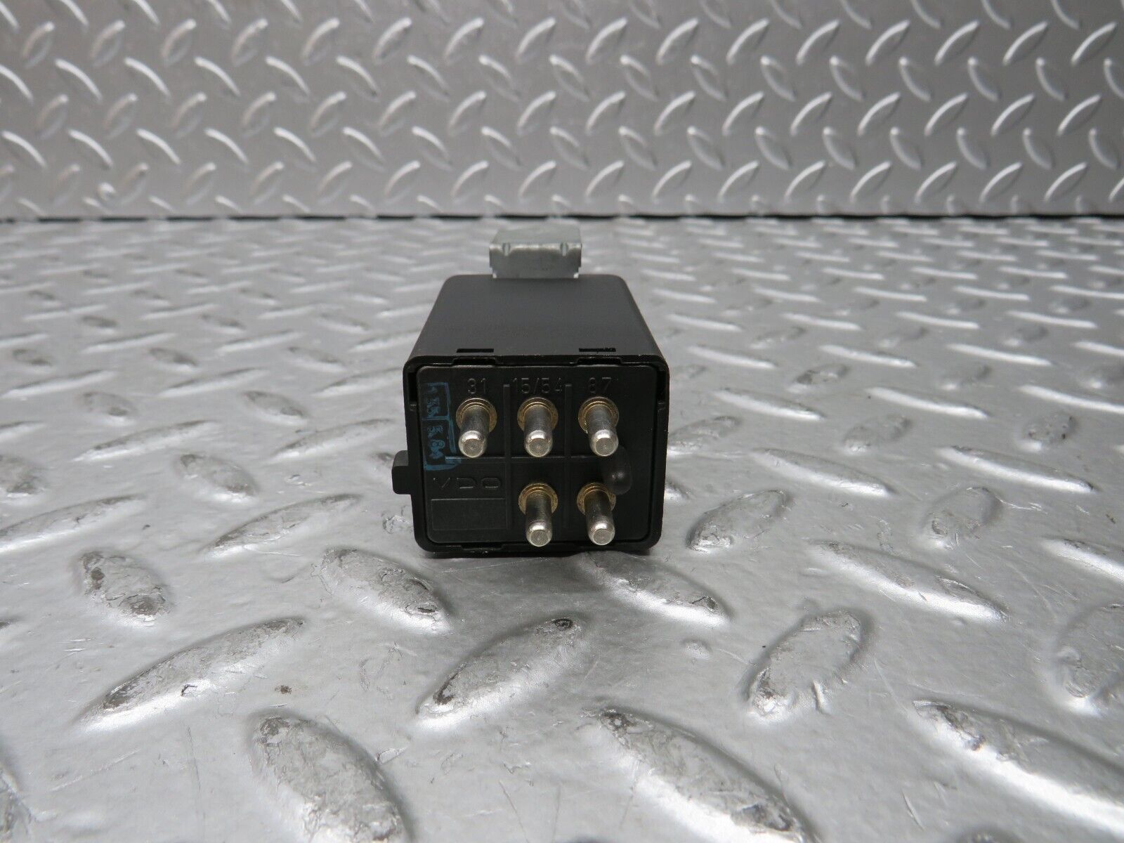 28669 Mercedes-Benz W123 230E Rear Heated Window Relay 1078200010