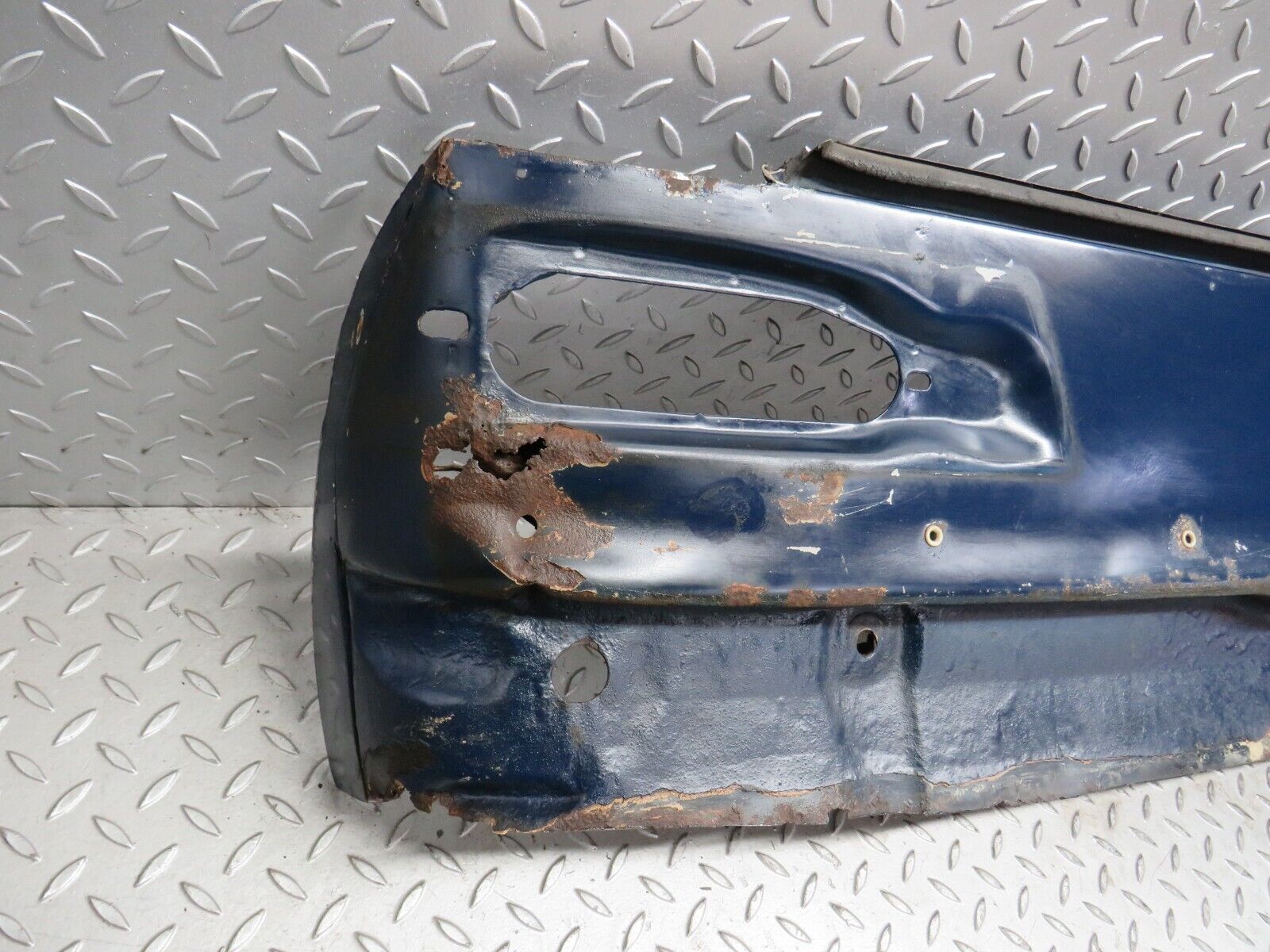 40524 Mercedes-Benz W110 230 Complete Rear Panel