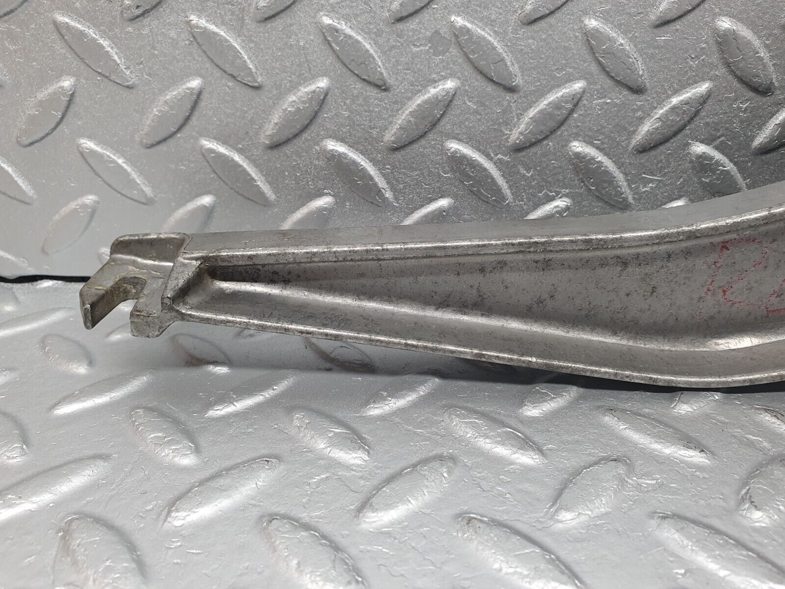 41043 Mercedes-Benz W126 300SE Brake Pedal Bracket 1262902419