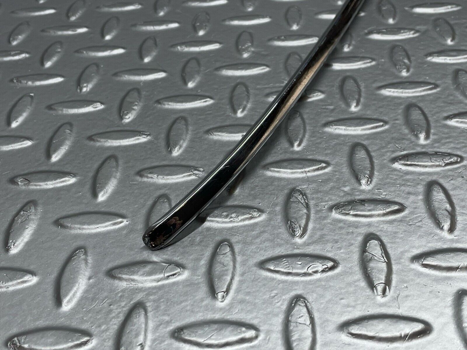 40251 Mercedes-Benz W120 180D Ponton Rear Windshield Bottom Chrome