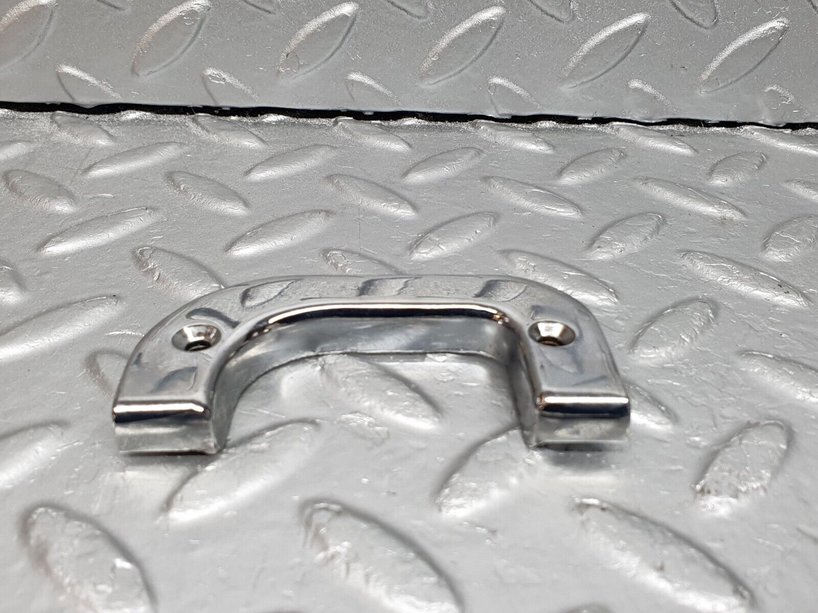 40898 Mercedes-Benz W126 300SE Interior Chrome Door Latch Trim Left 1237230124