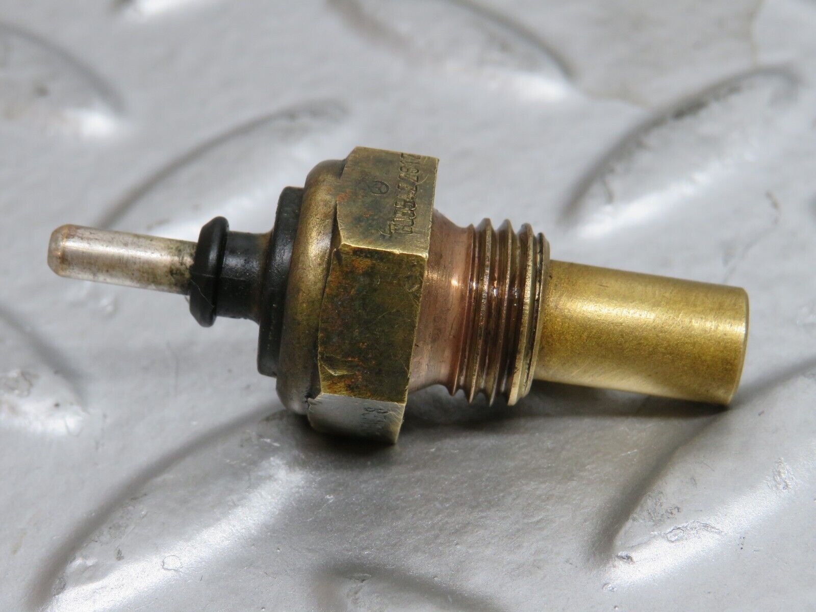 29174 Mercedes-Benz C124 320CE Coolant Temperature Sensor 0055422617