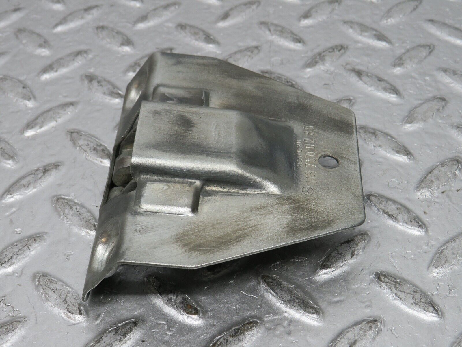 0401 Mercedes-Benz C107 350SLC Coupe Trunk Boot Lock Latch 1137500285