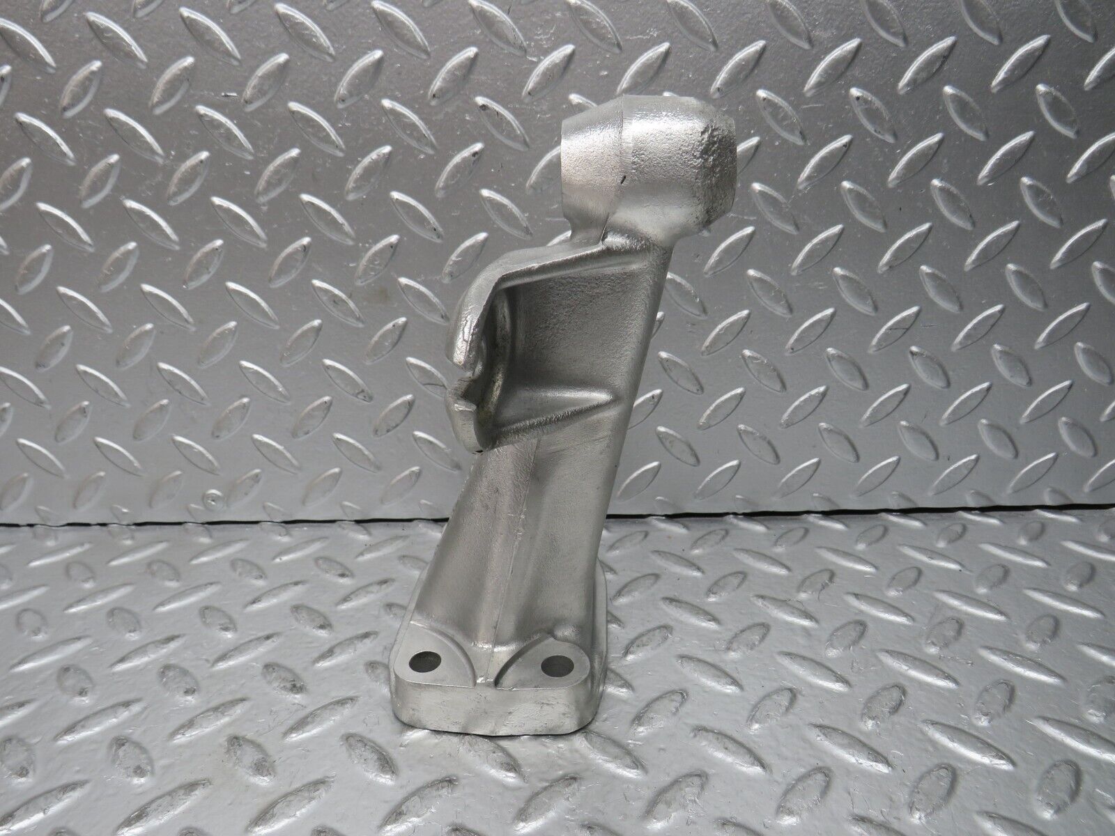 27996 Mercedes-Benz W123 280E Engine Mount Bracket Right Side 1232230304