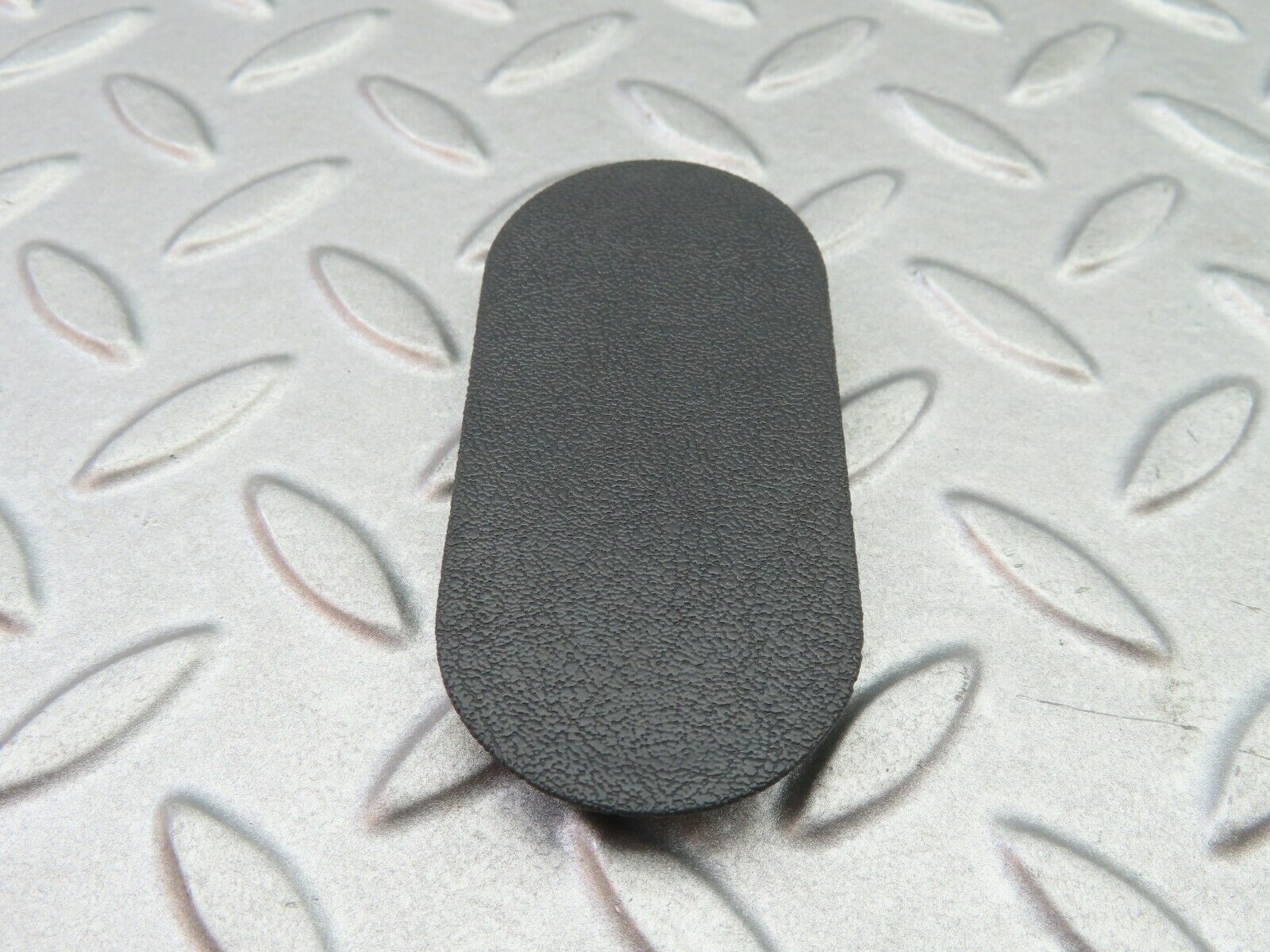 6122 Mercedes-Benz W126 380SE Cover For Glove Box 1266930233