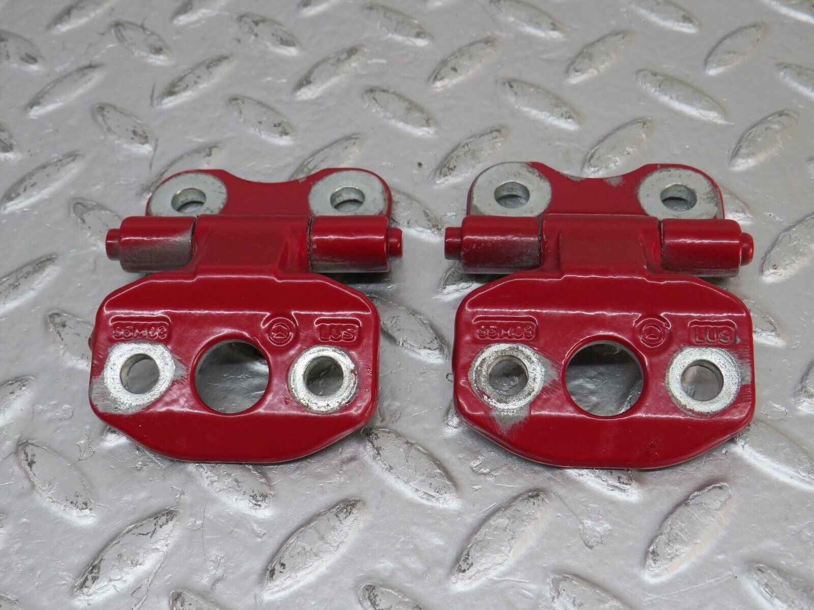 33371 Mercedes-Benz W202 C180 Front Door Hinge Left