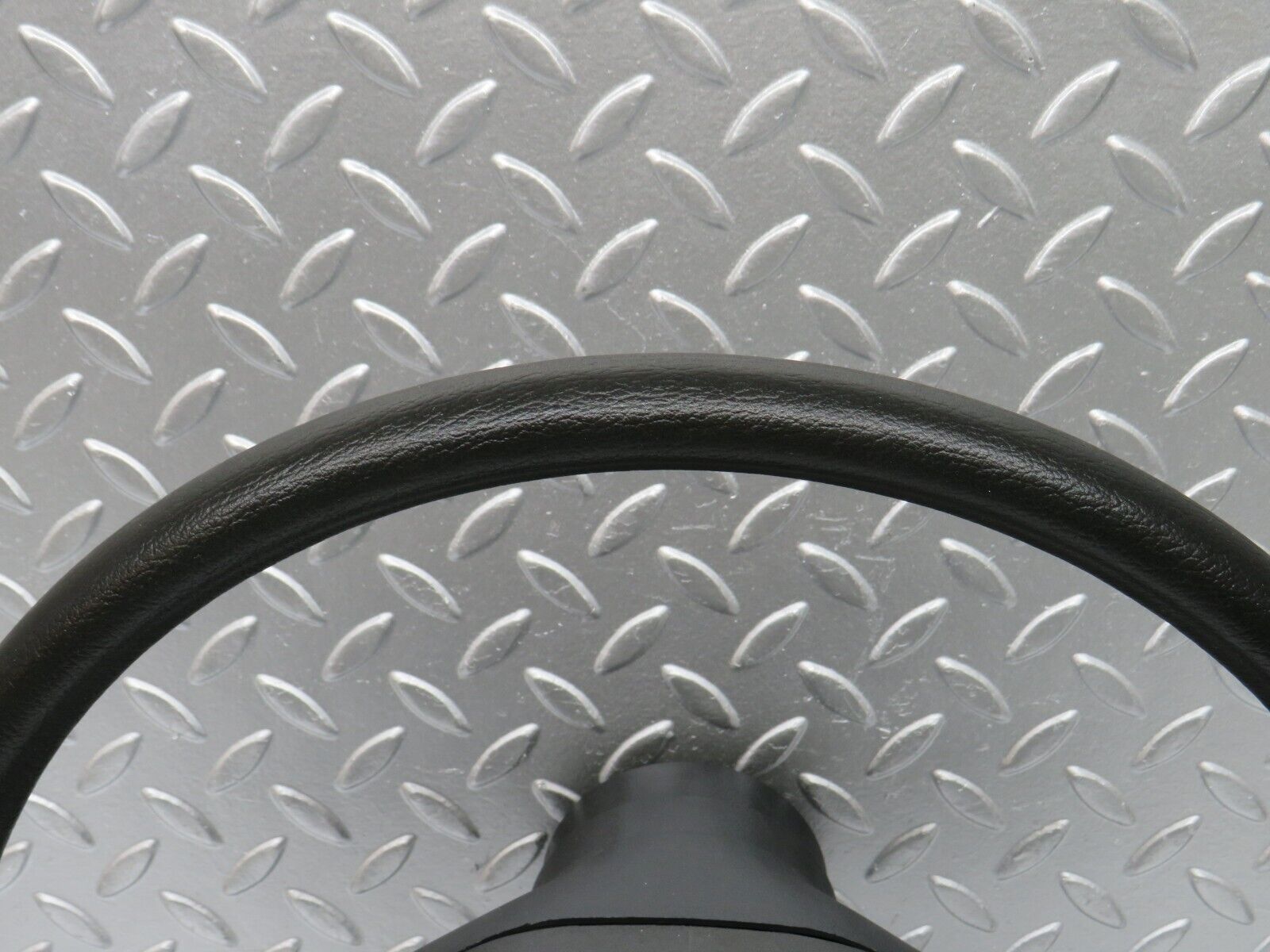 30038 Porsche 924 Steering Wheel 690578