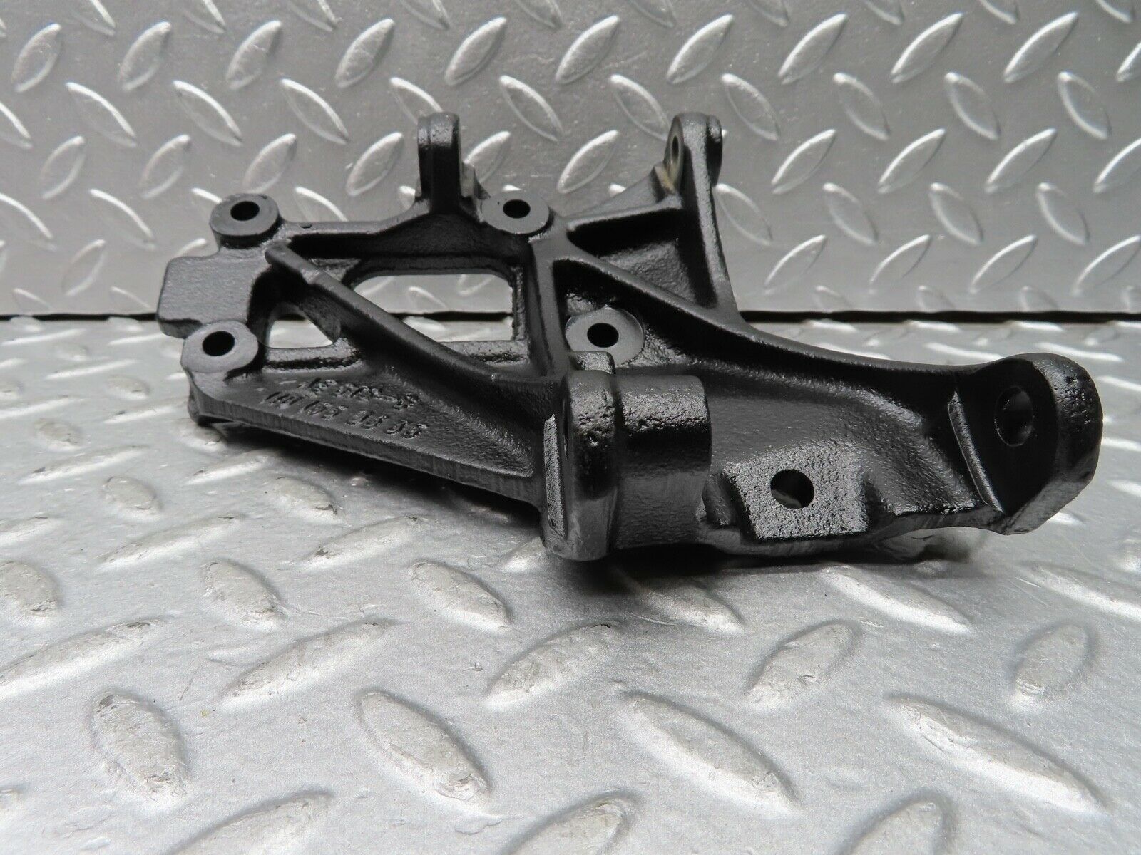 20376 Mercedes-Benz W114 280CE Coupe Alternator Generator Bracket 1101550335